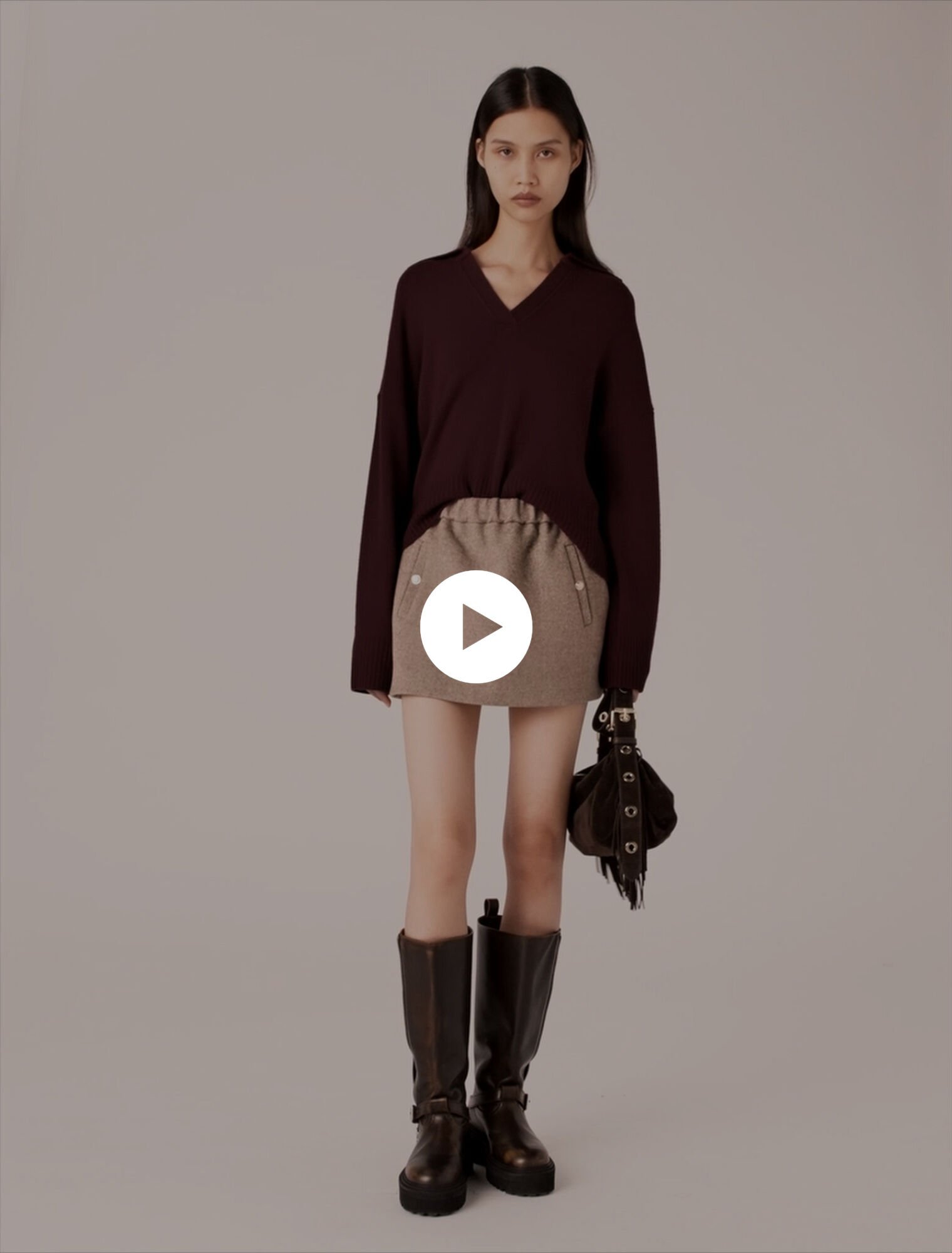 Short wool blend skirt