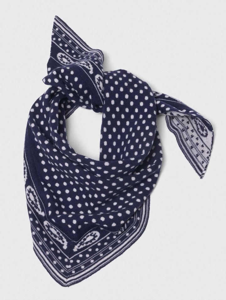 Reversible triangle scarf