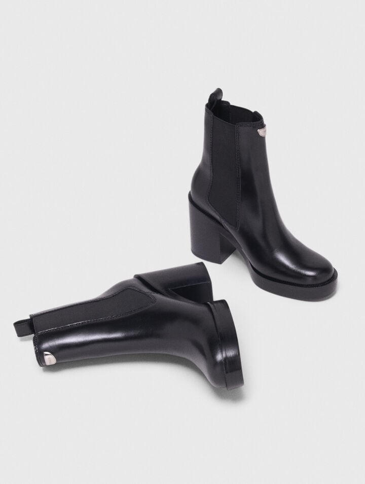 Heeled leather Chelsea boots