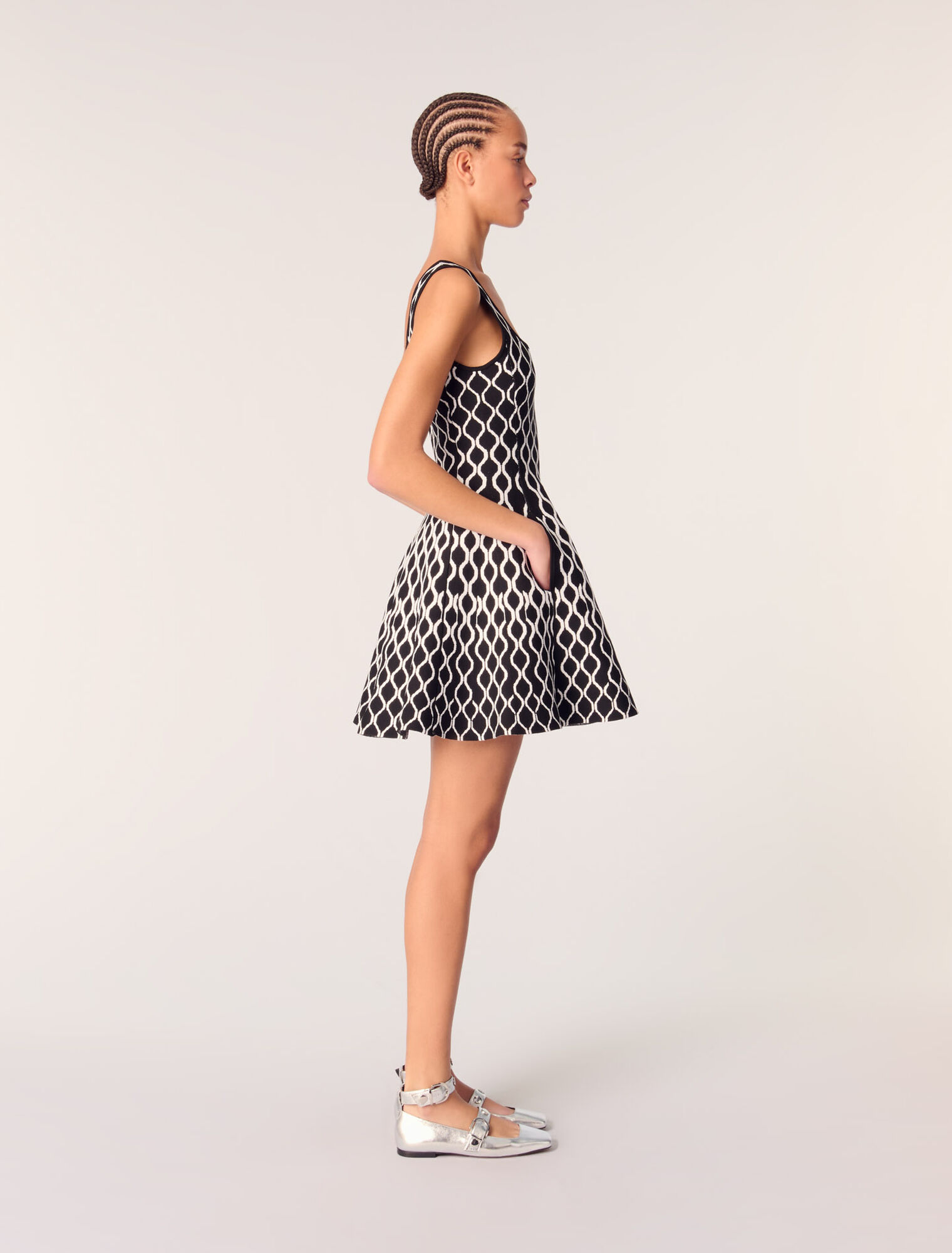 Mini patterned knit dress