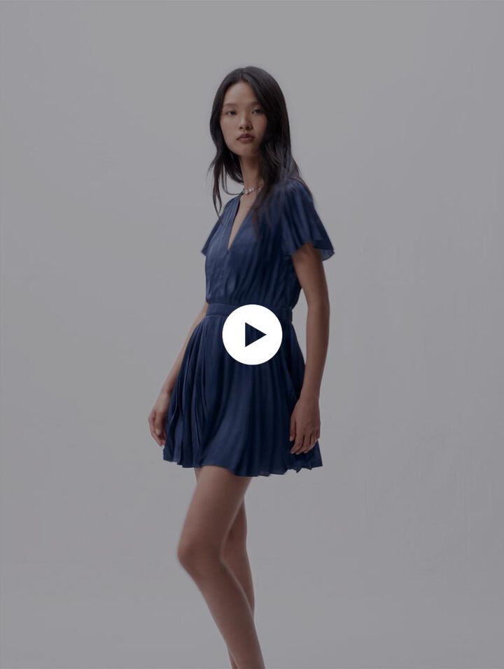 Short pleated dress 