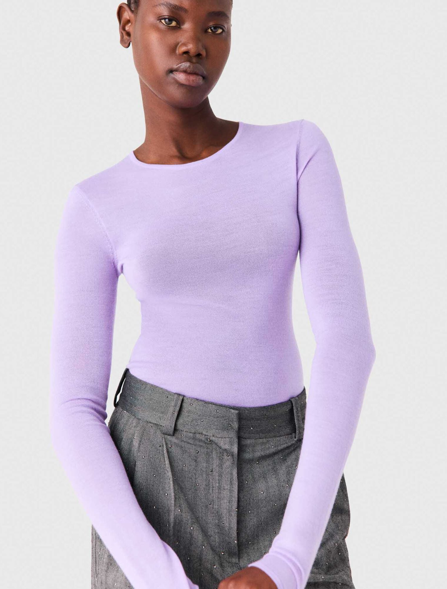 Second-skin round neck sweater