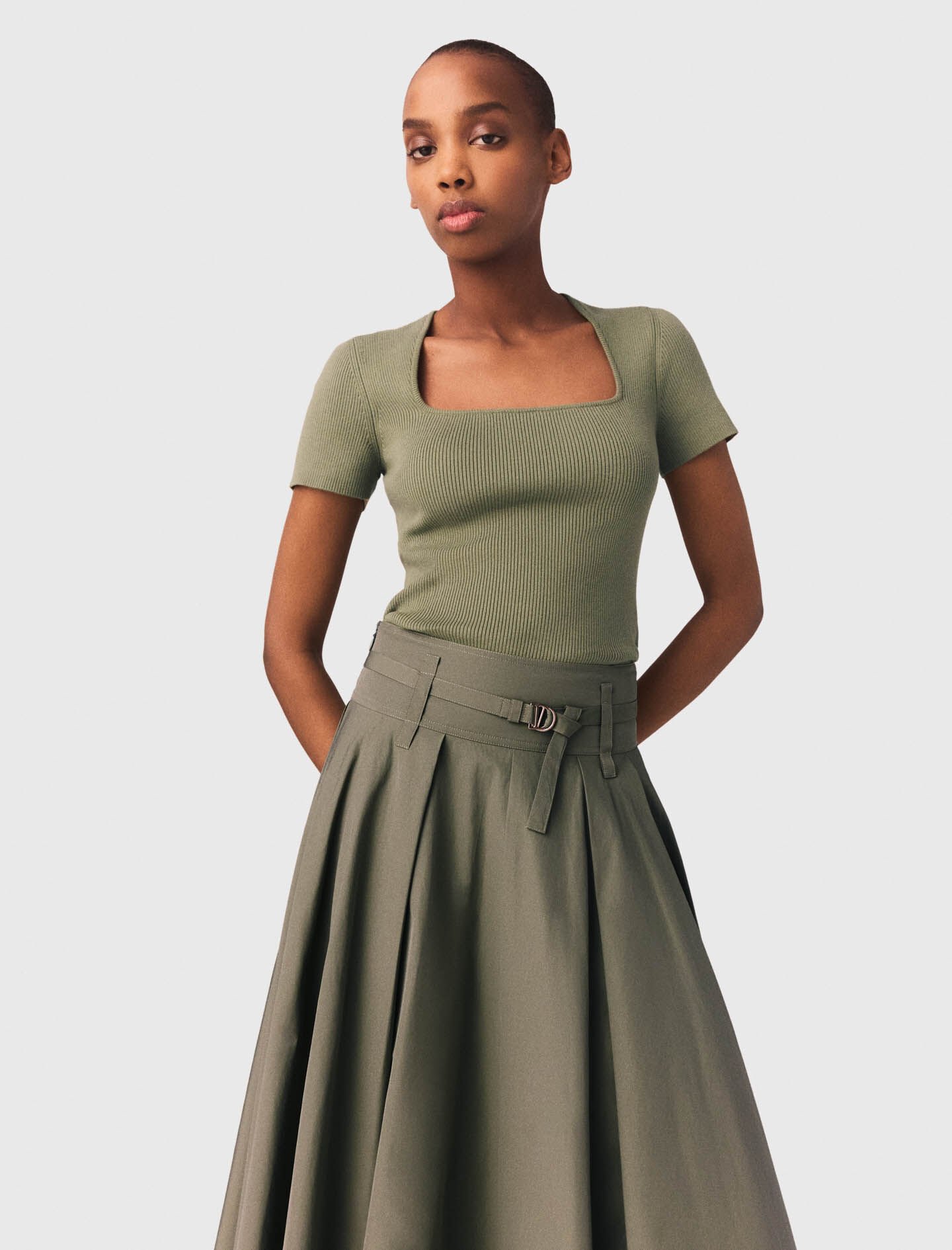 Cropped knit cardigan