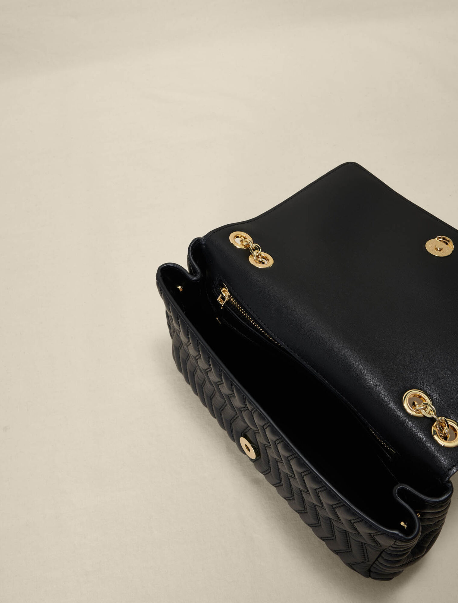 Leather bag with chain strap