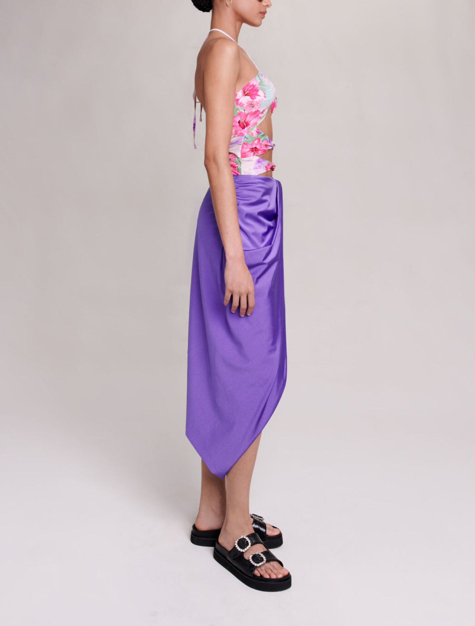 Asymmetrical skirt
