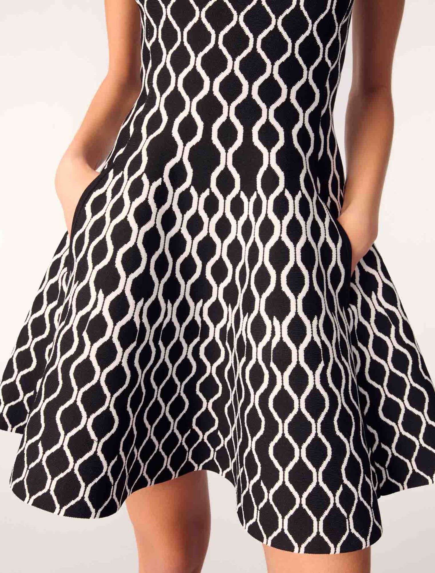 Mini patterned knit dress