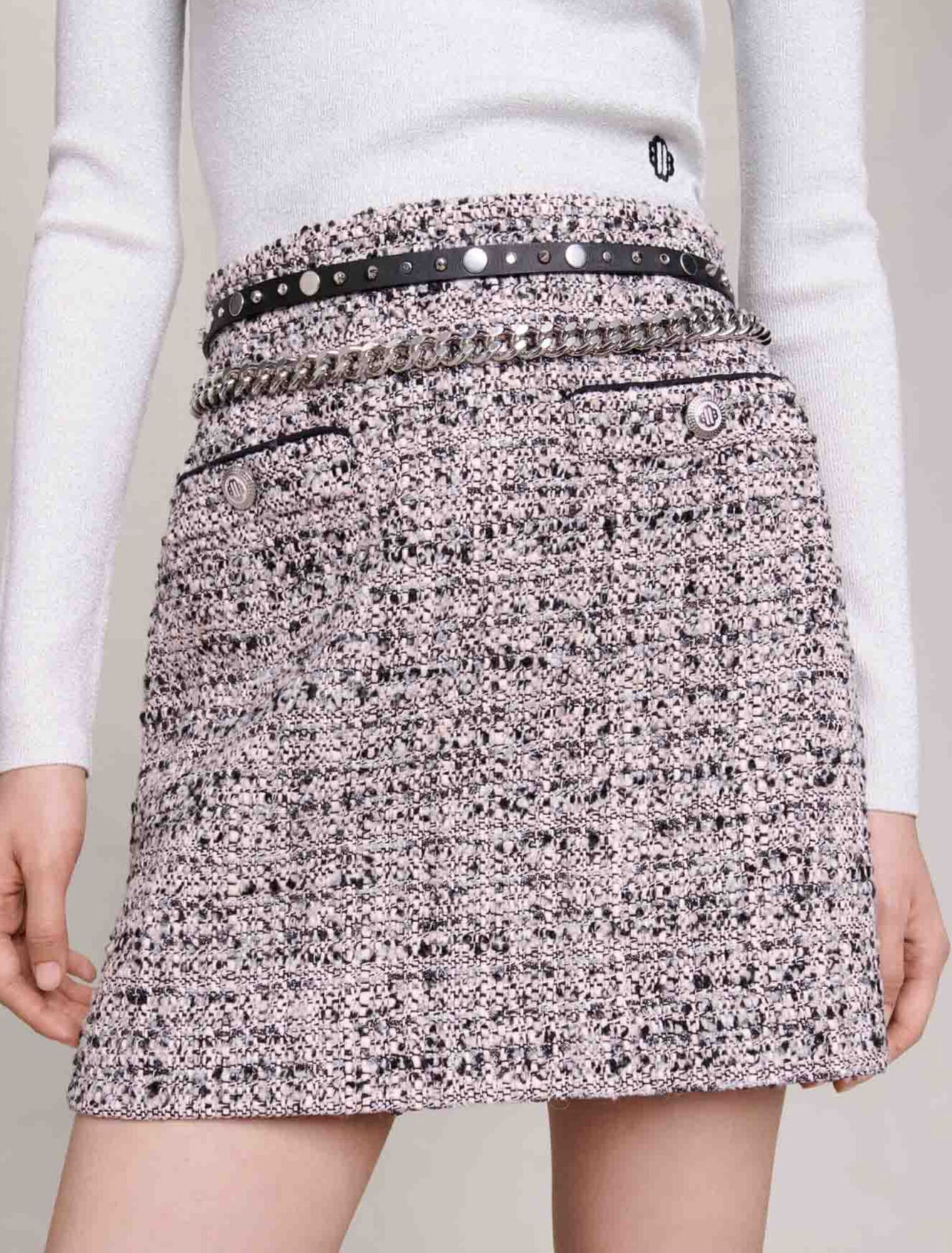 Short tweed skirt