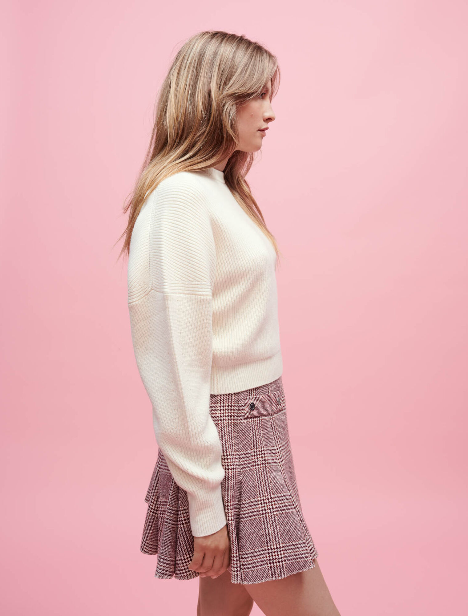 Oversized pullover with raglan sleeves