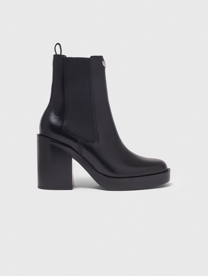 Heeled leather Chelsea boots