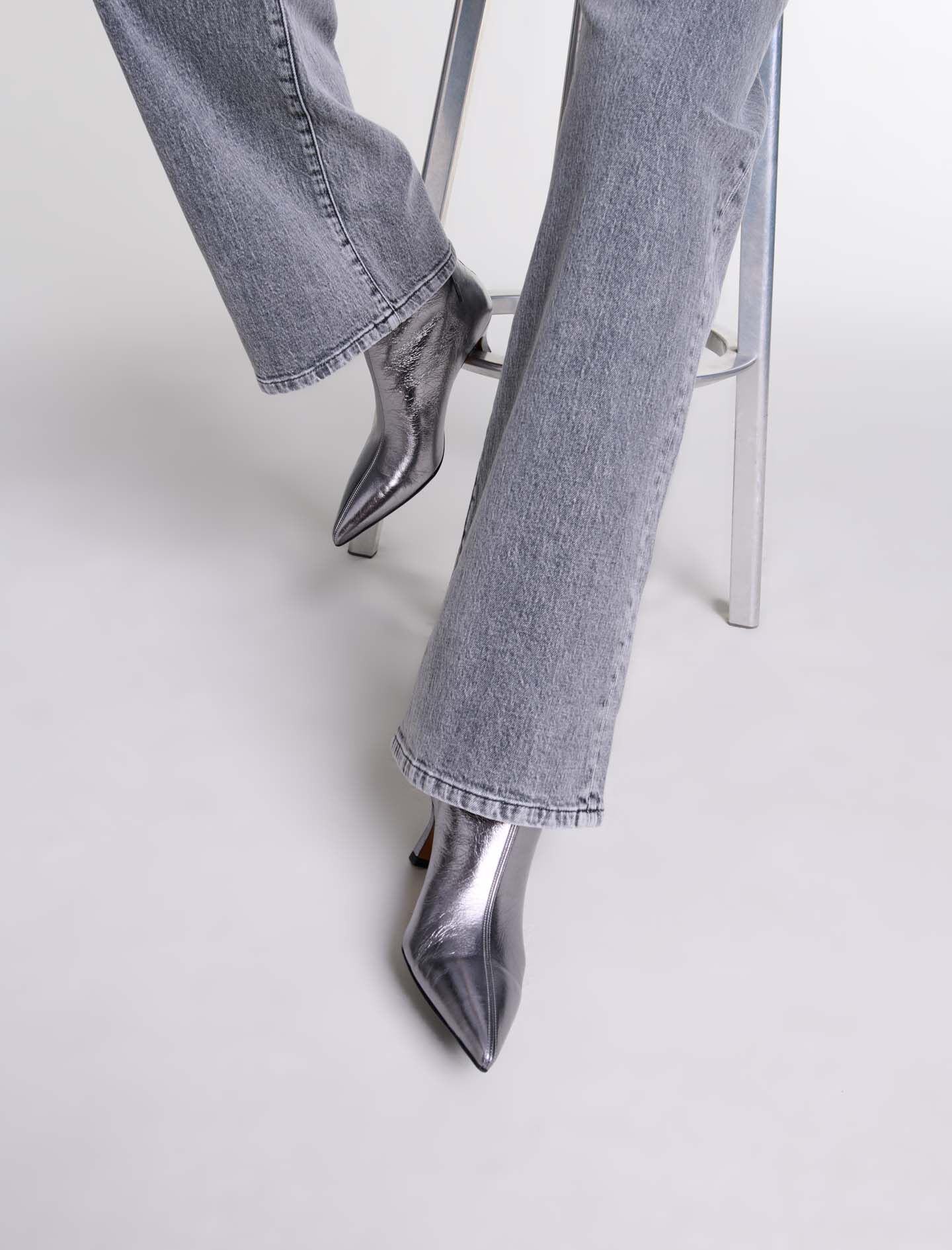 Metallic pointed toe boots