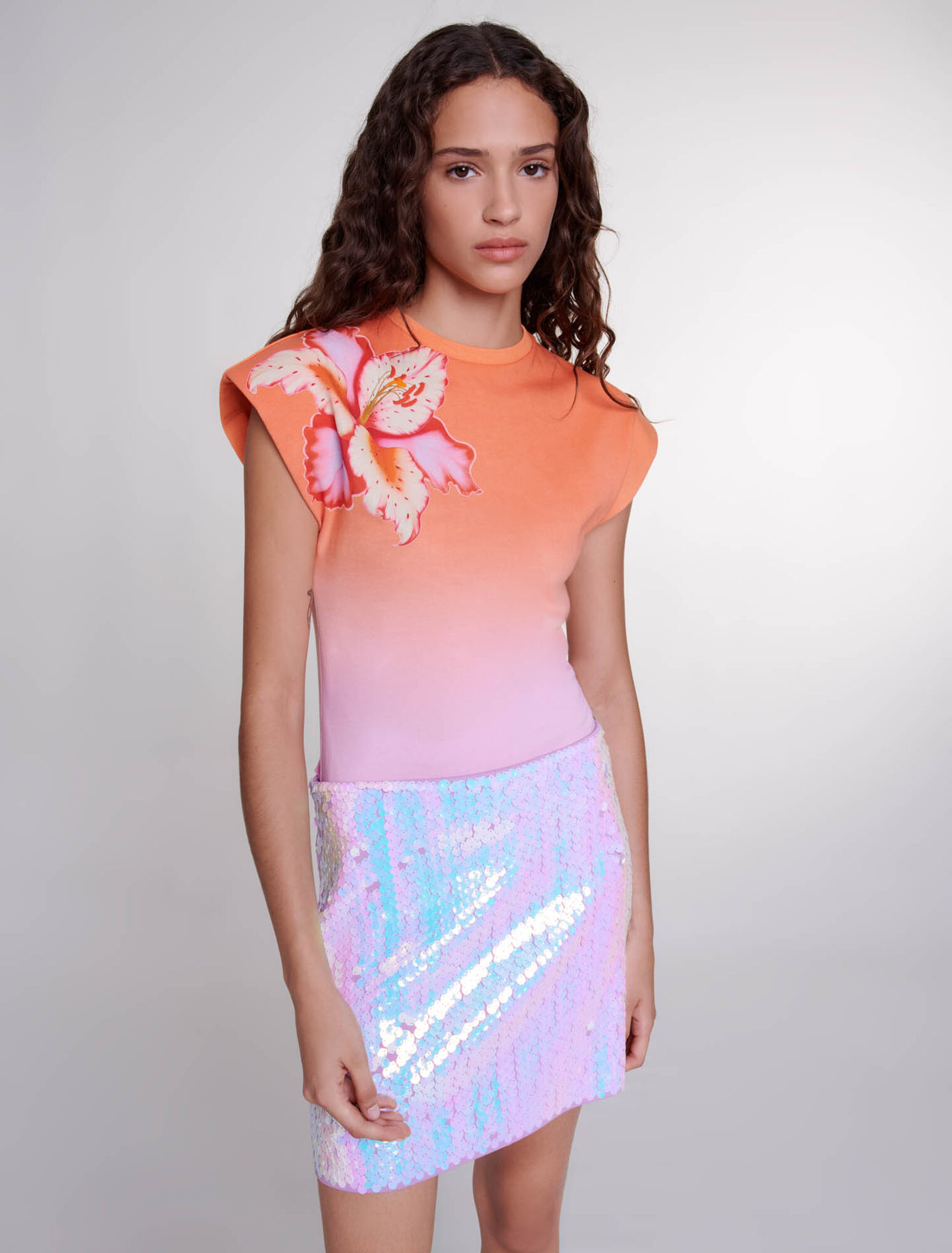 T-shirt with structured shoulders