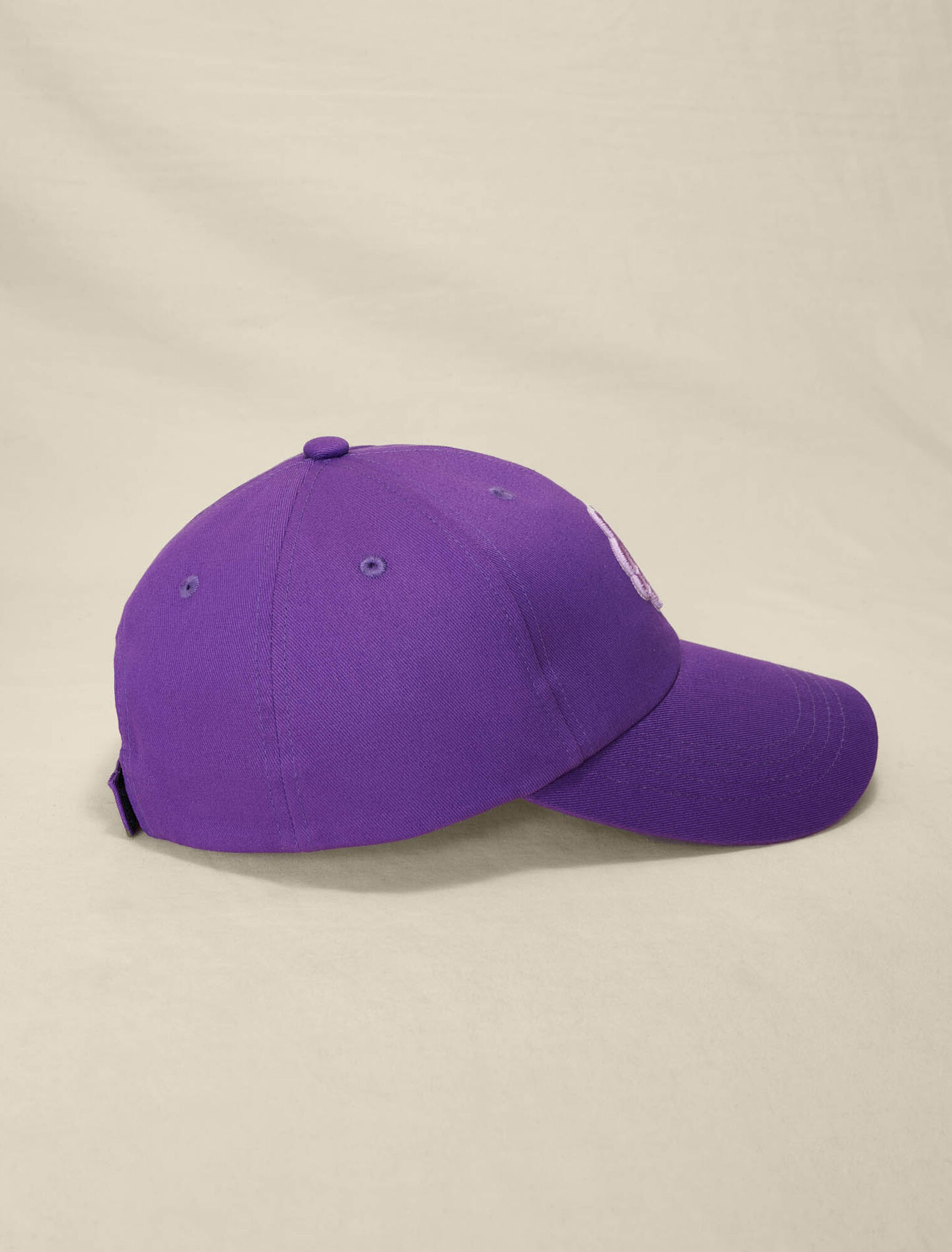 Cotton cap with Clover logo
