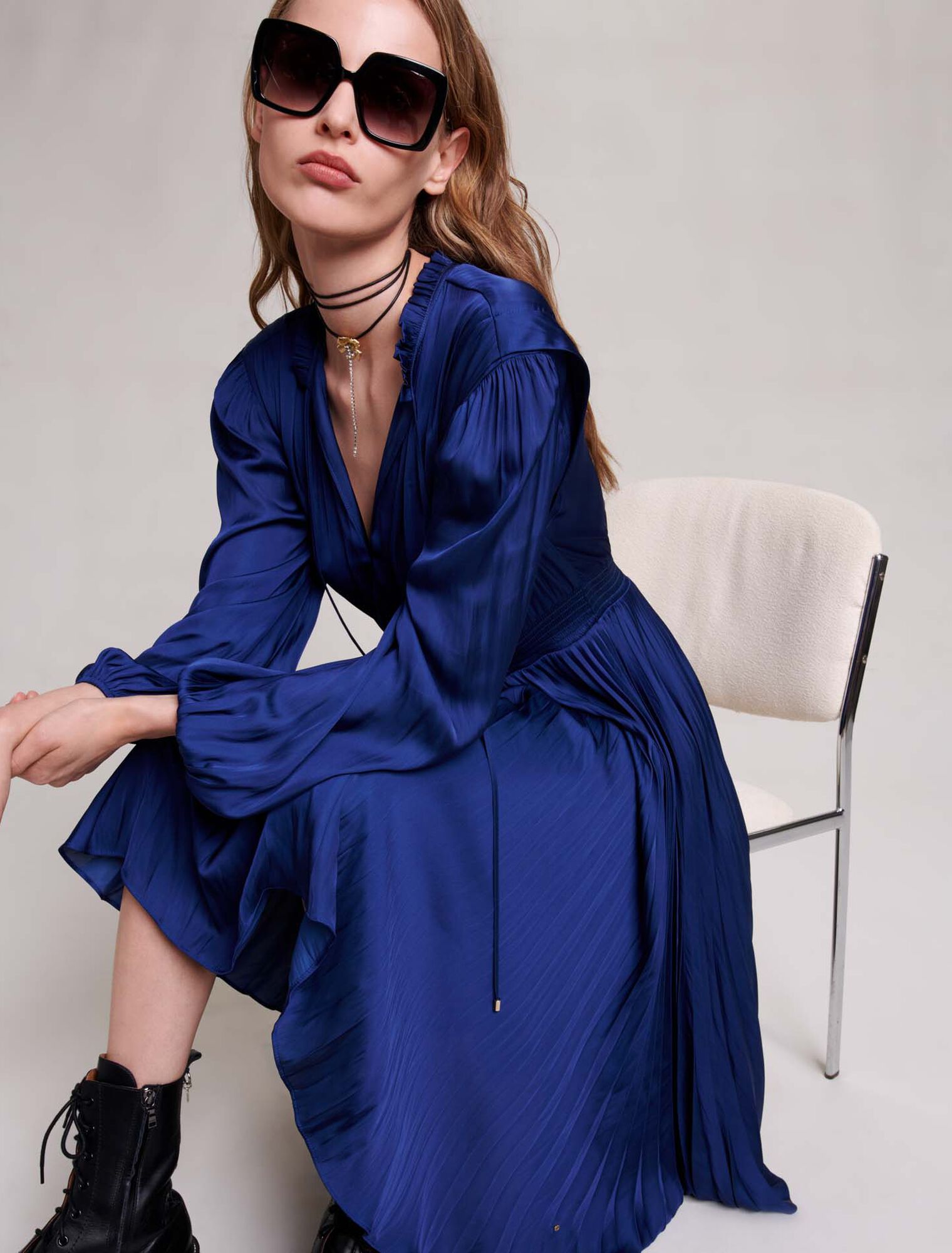 Pleated and satiny midi dress