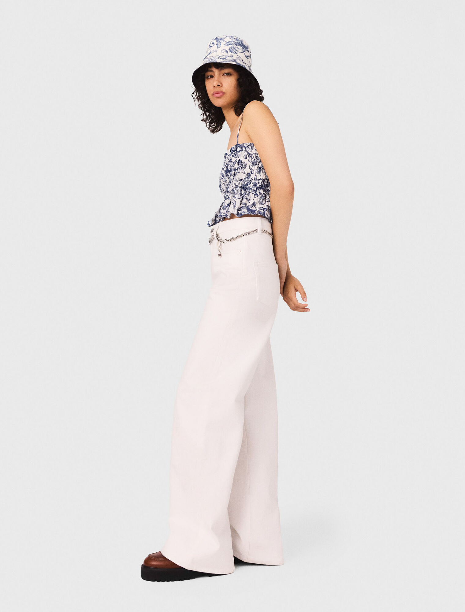 High-waisted wide-leg jeans