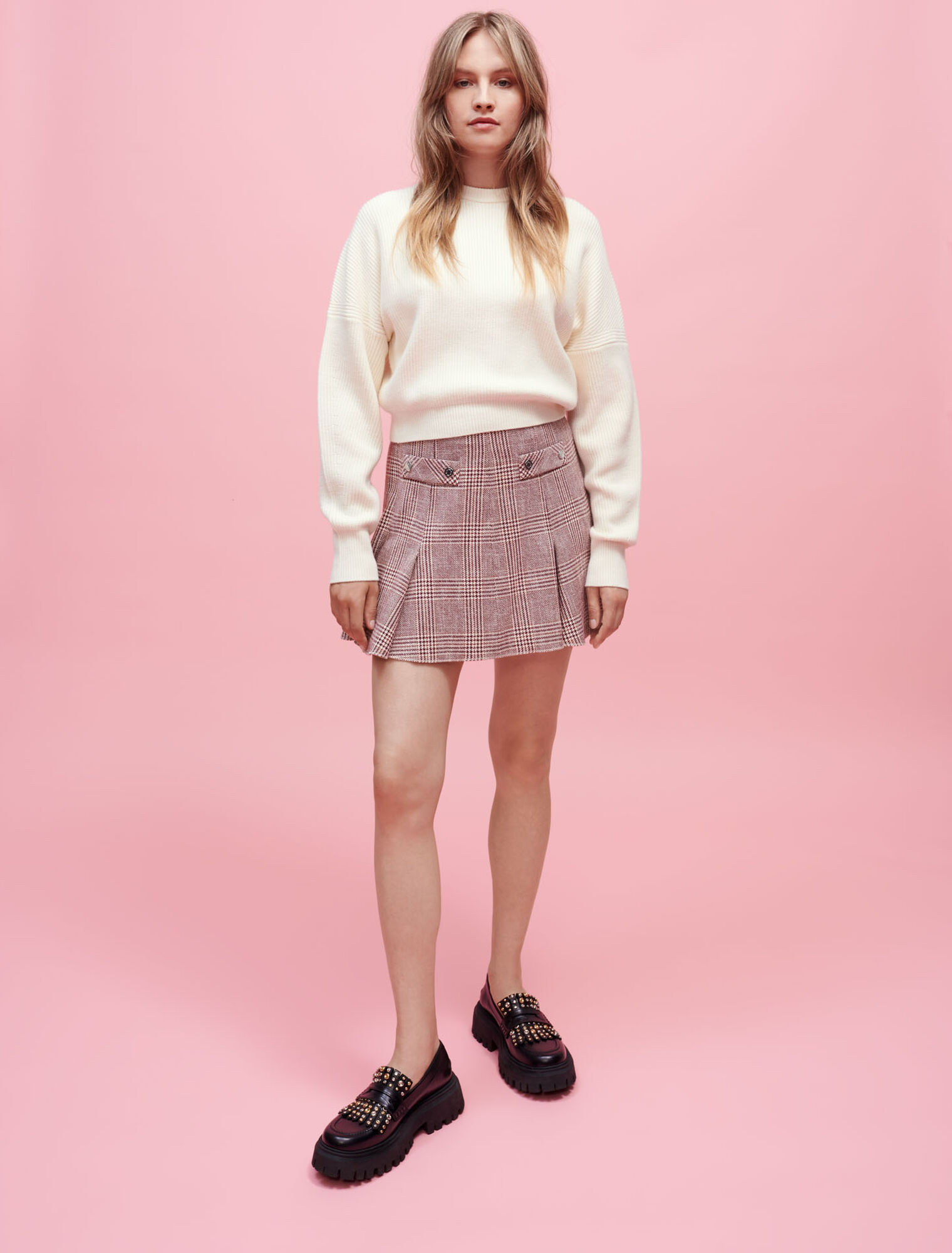 Oversized pullover with raglan sleeves