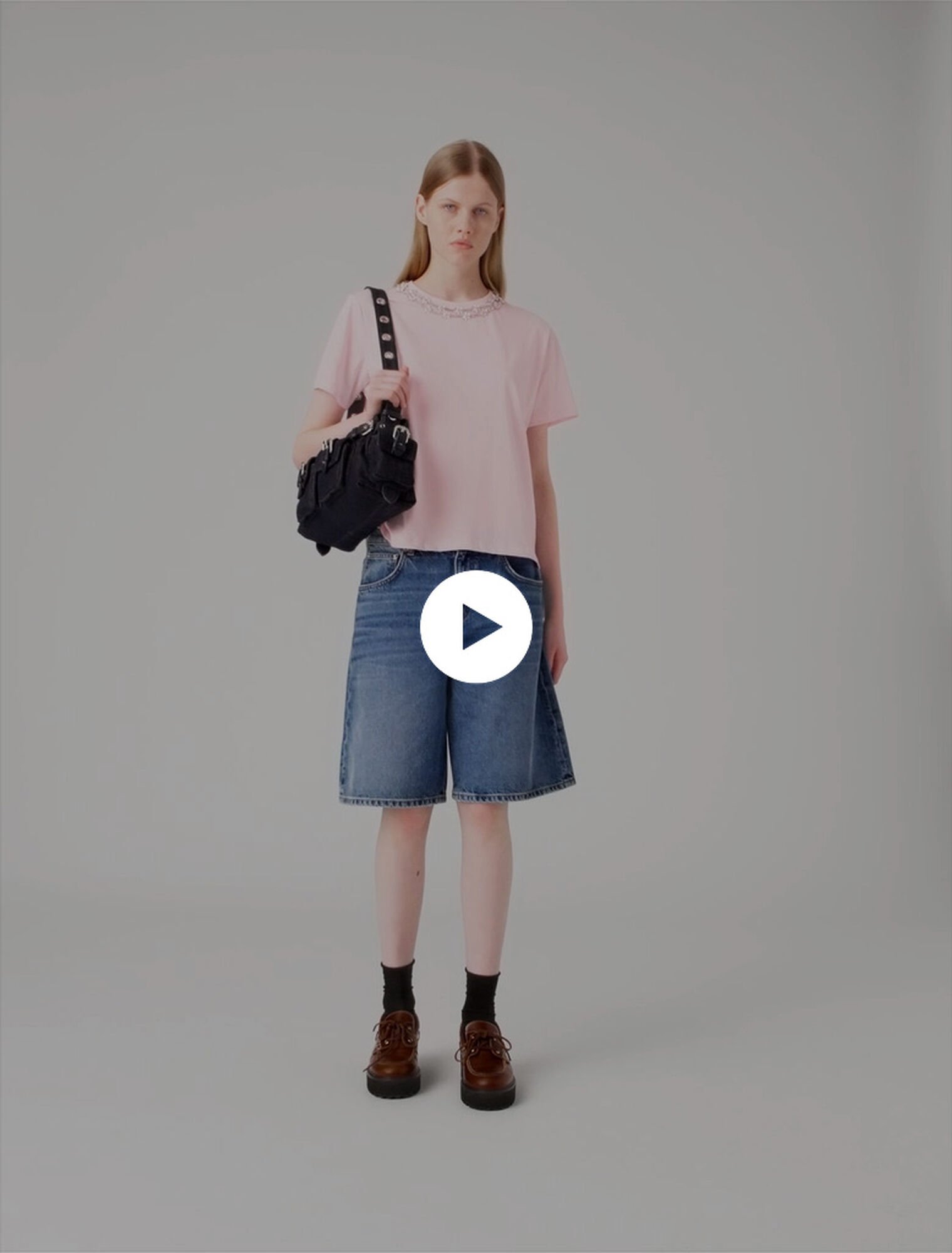 Short-sleeve jewel neck T-shirt