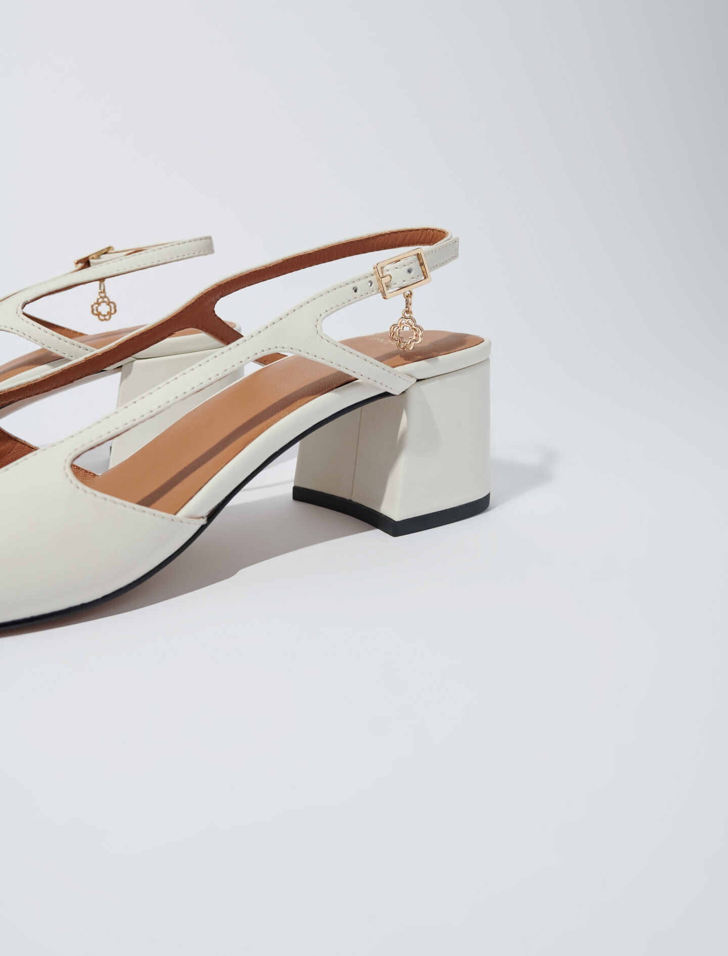 Square-toe leather pumps Square-toe leather pumps