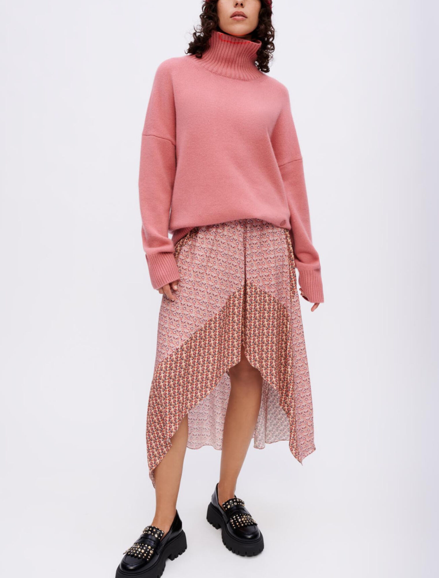 Asymmetrical skirt in print mix