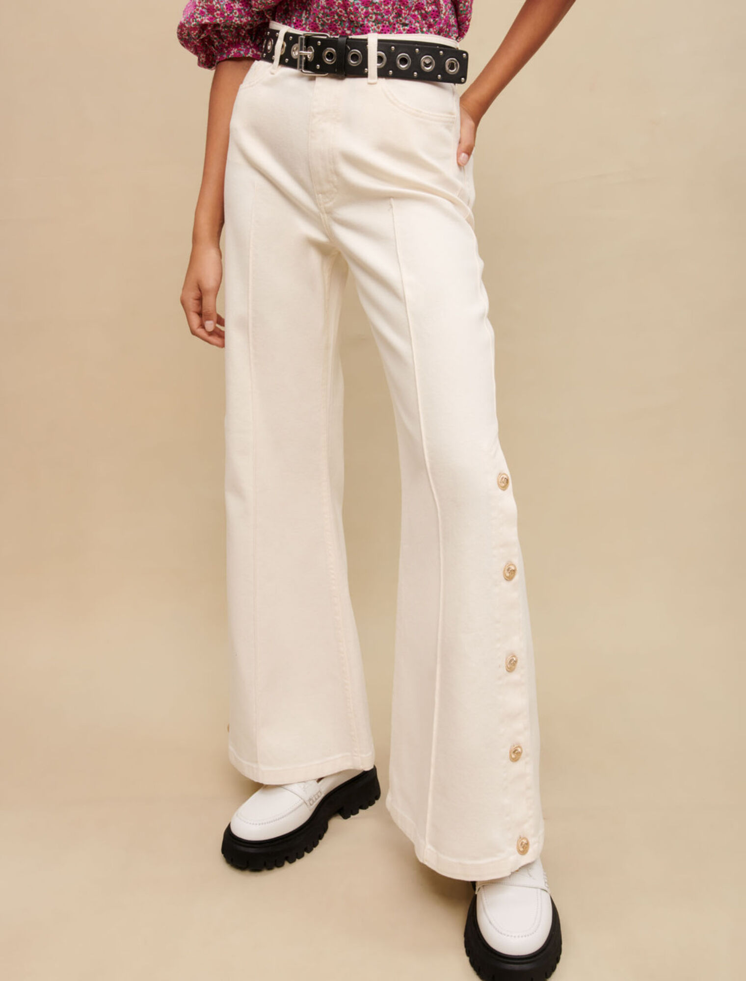 Wide-leg pants with side buttons