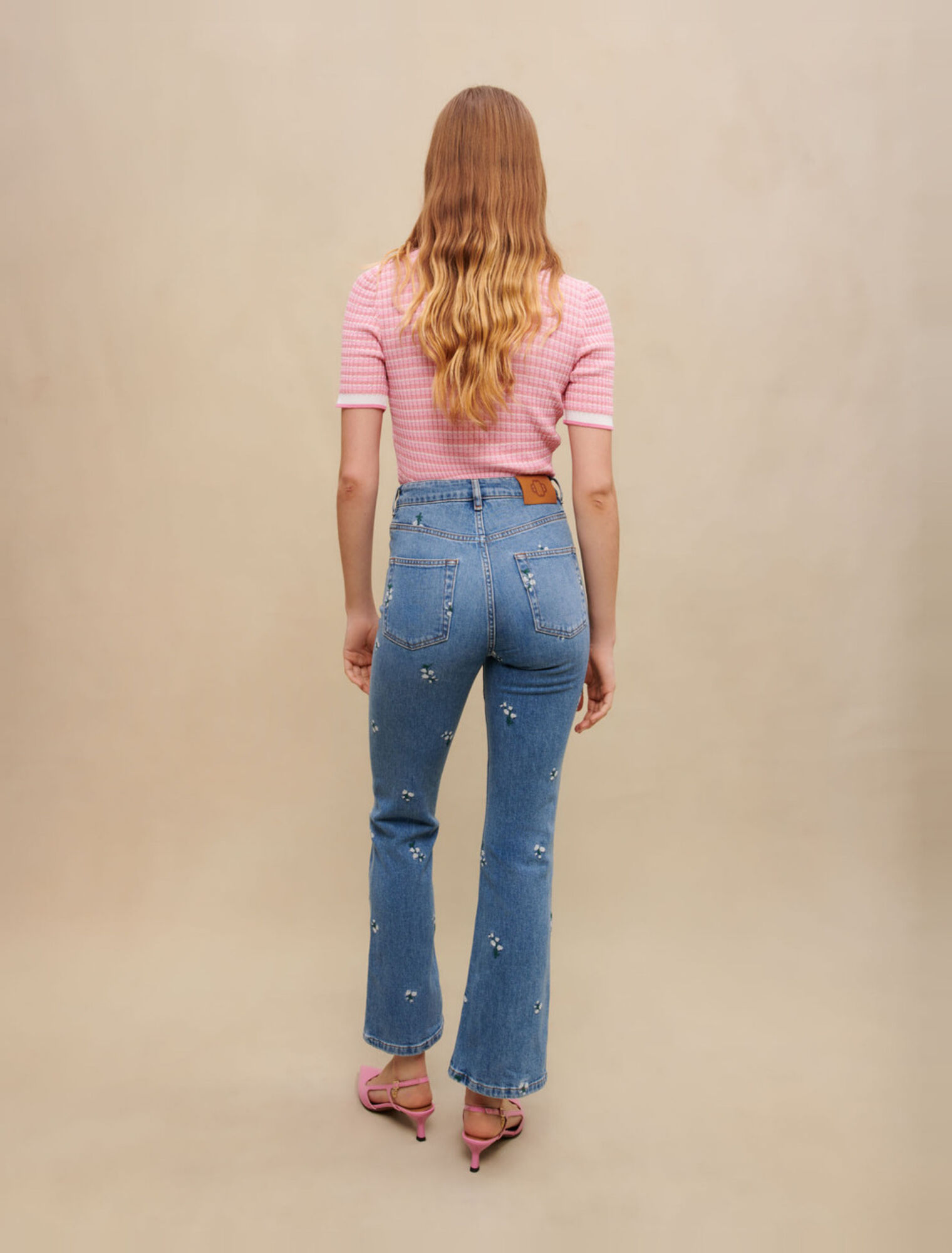 Jeans with floral embroidery