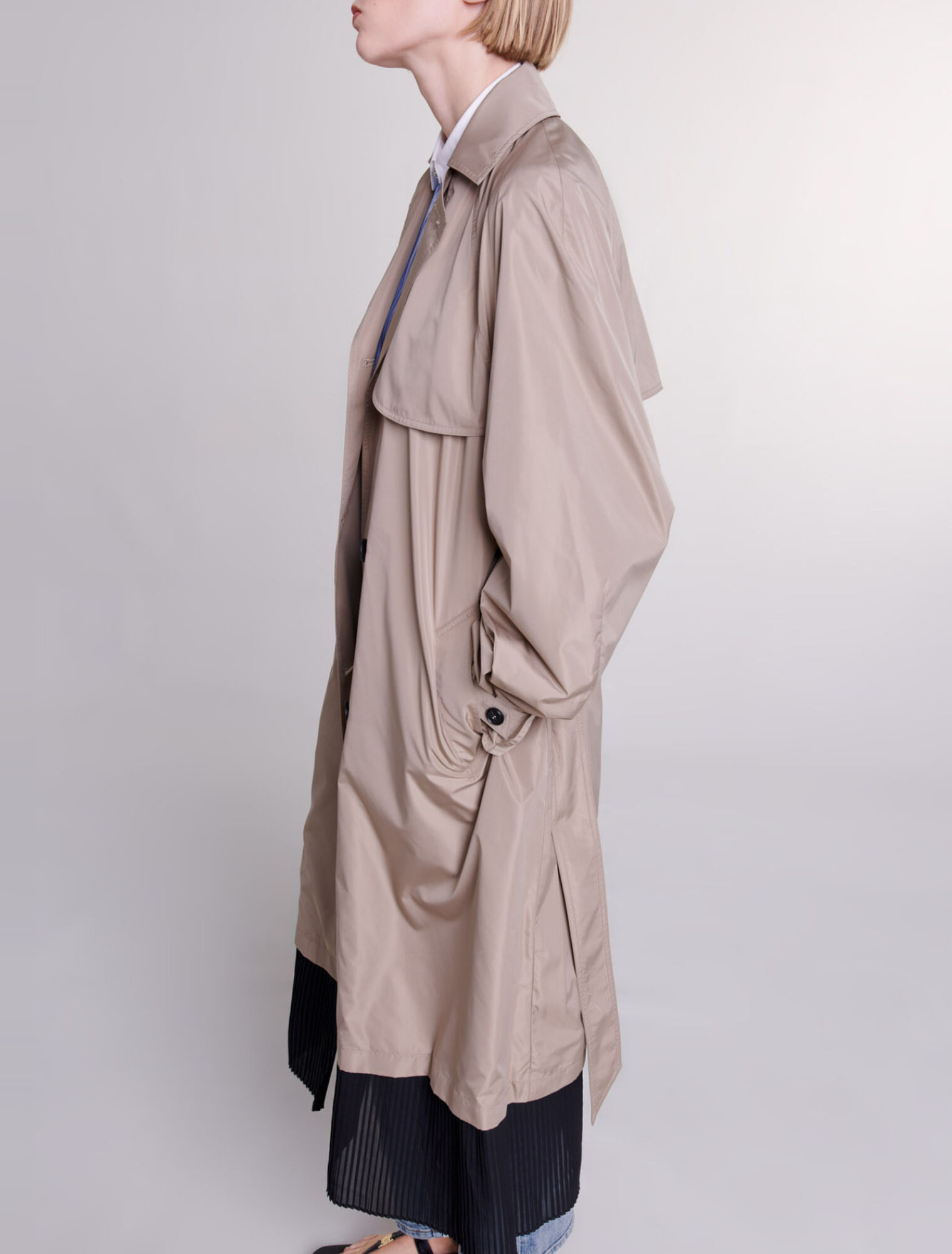 Contrast trench coat