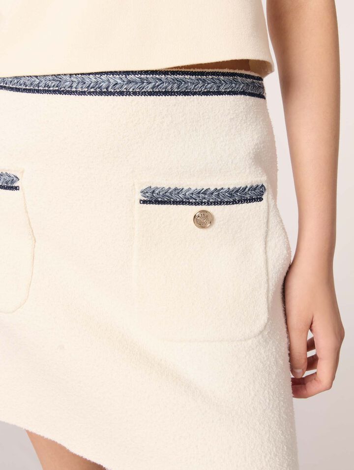 Short skirt with contrasting trim