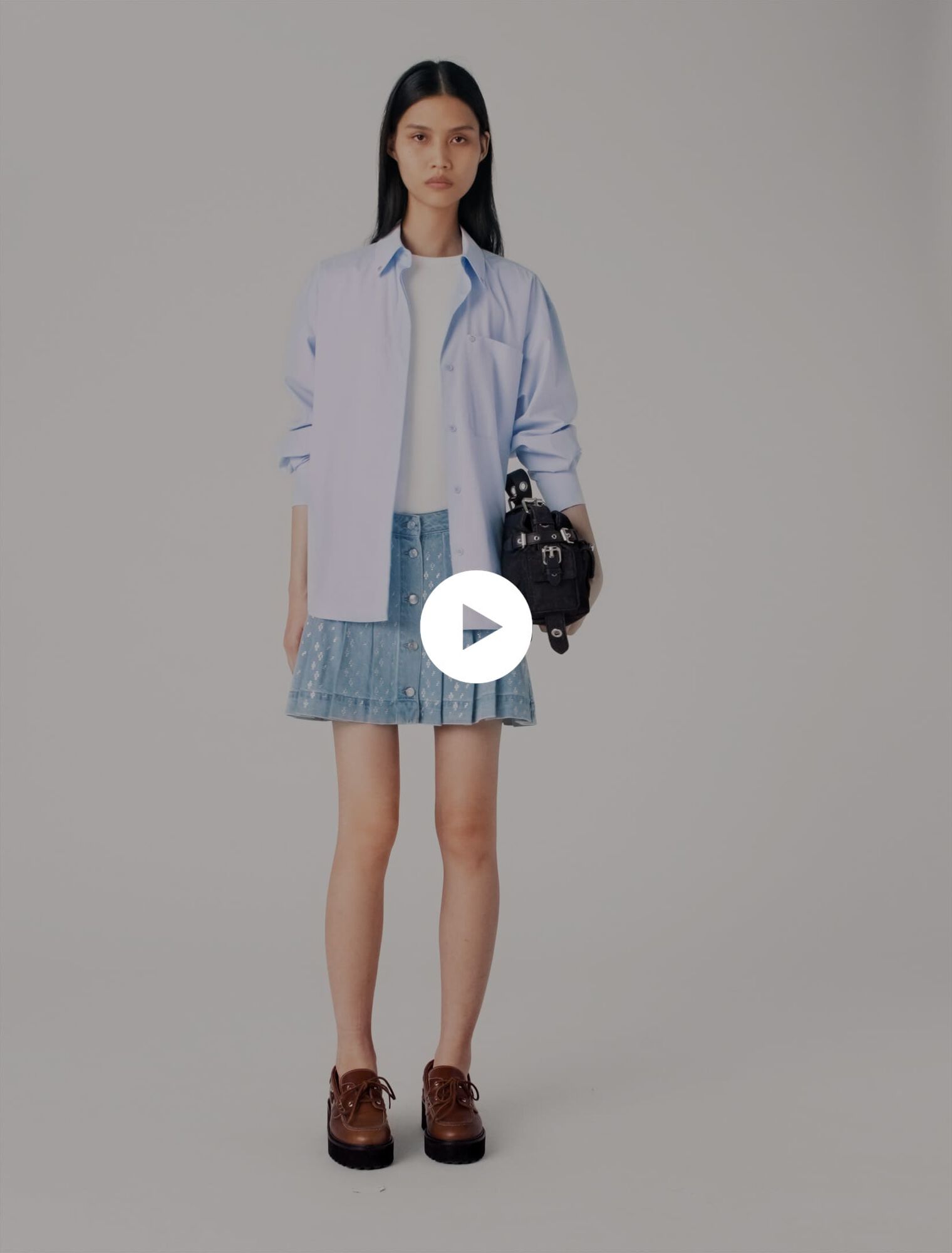 Short pleated denim skirt with strass