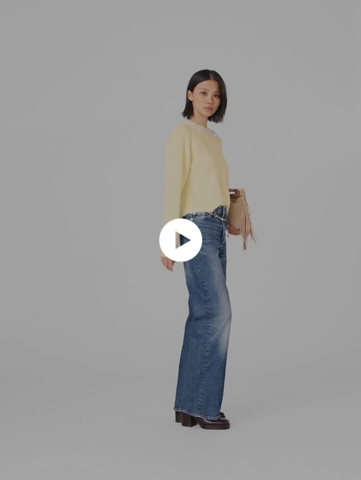 Jeans with chain-link belt