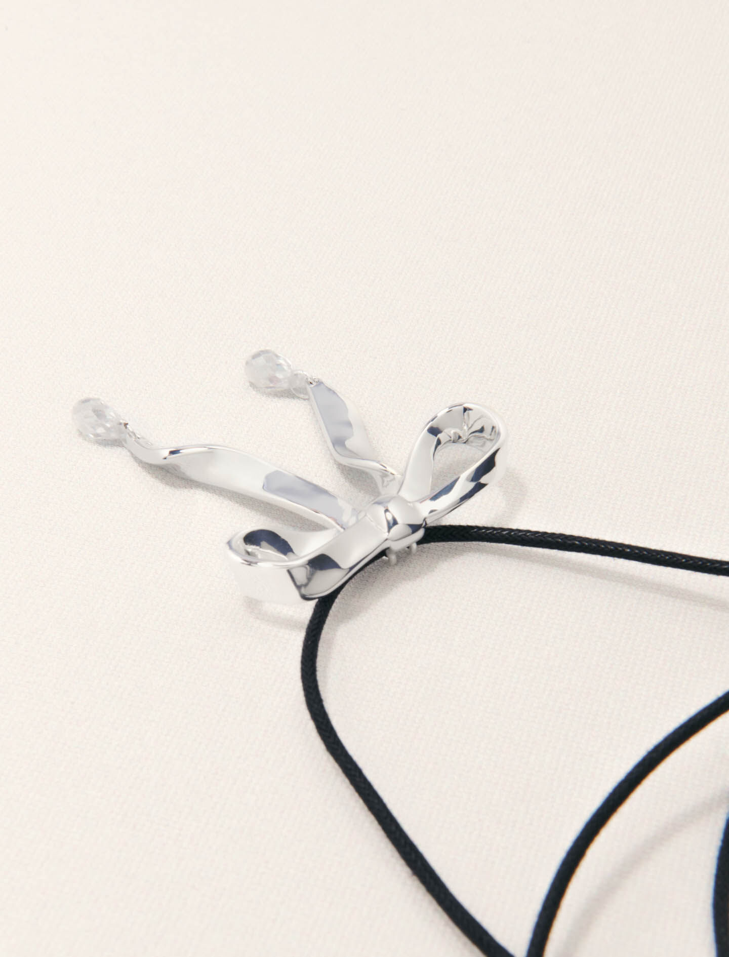 Silver bow necklace Black / Gray For Women | Maje Silver bow necklace Black / Gray For Women | Maje