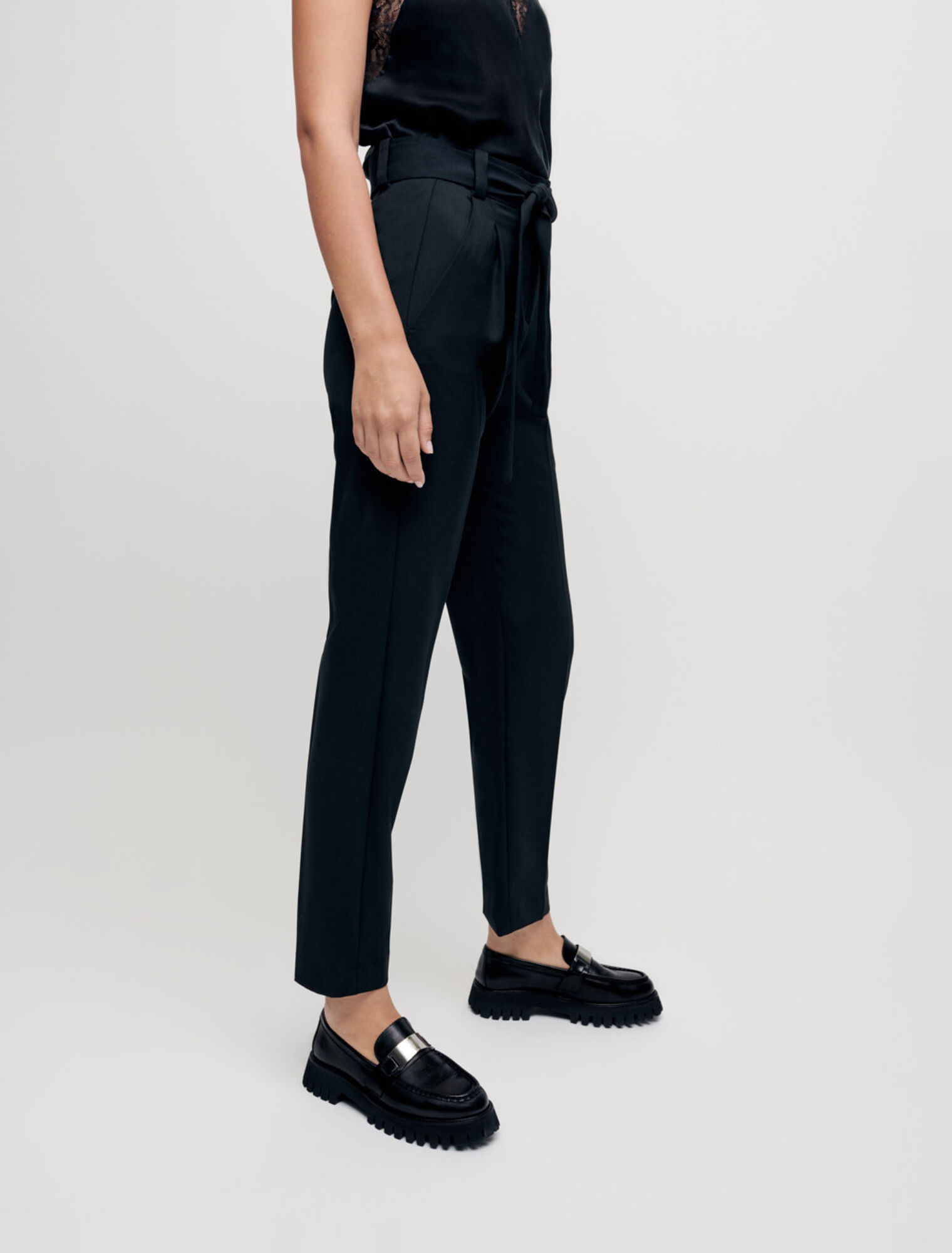 High-waisted, belted pants