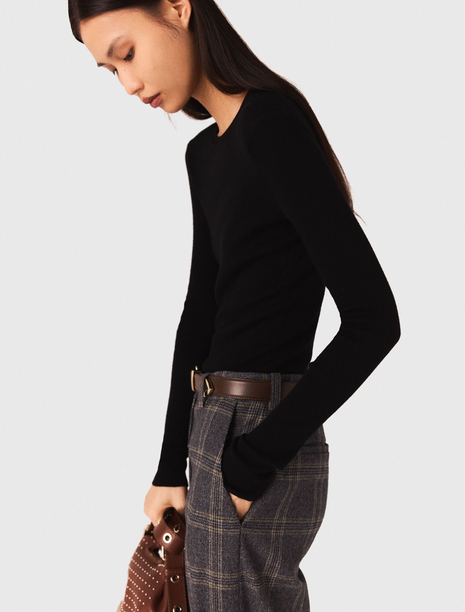 Second-skin round neck jumper