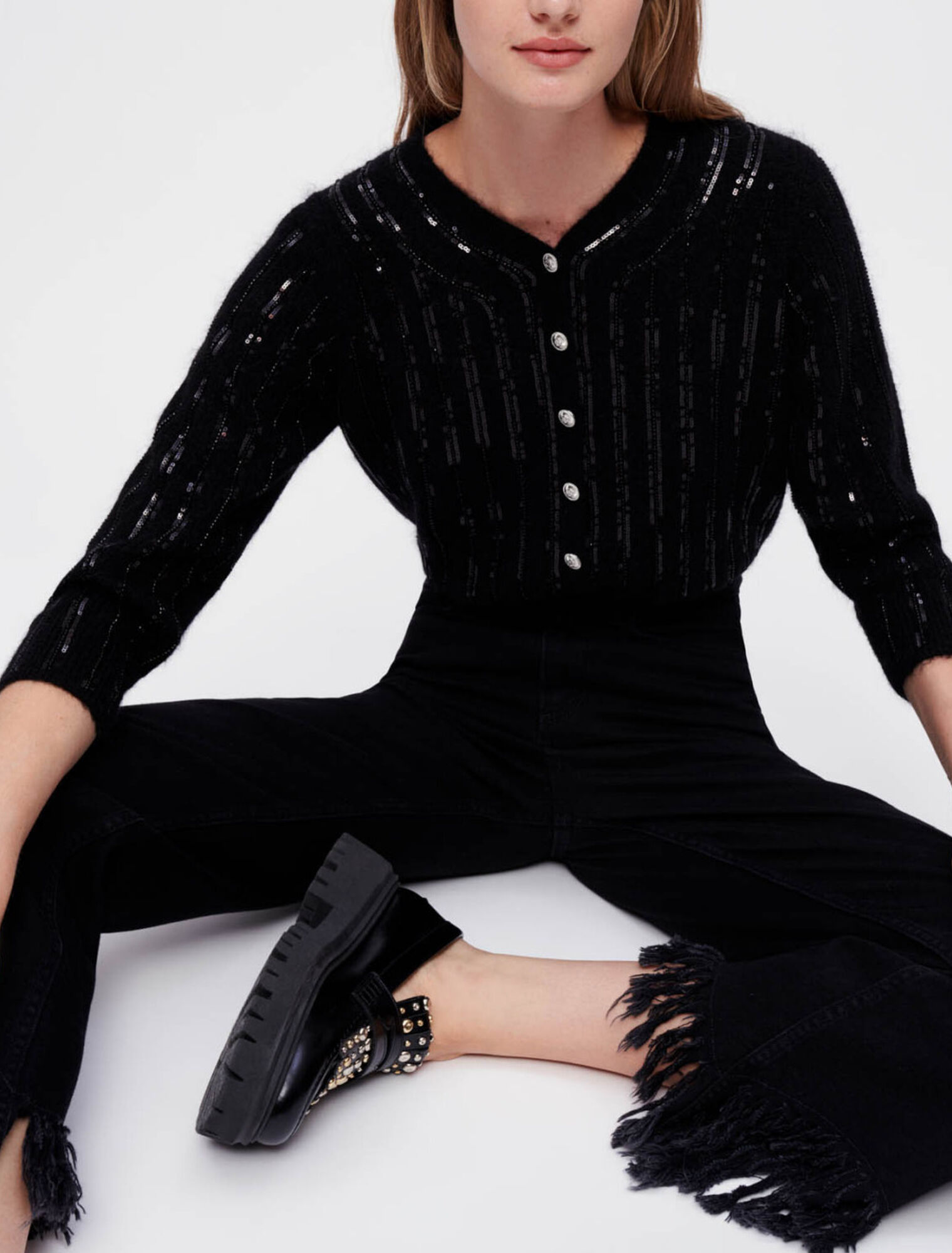 Black high-waisted jeans ripped