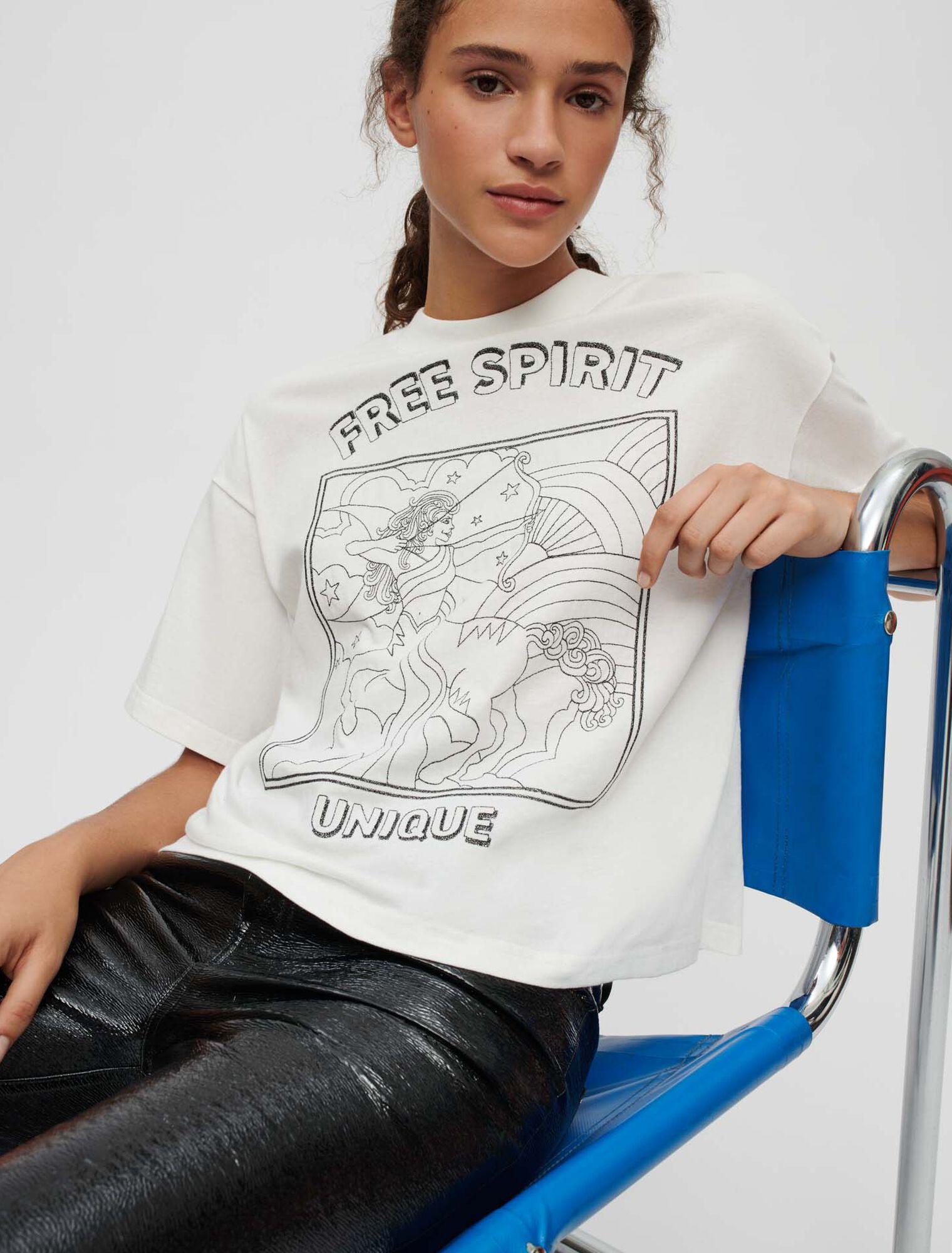 Wide T-shirt with Free Spirit embroidery