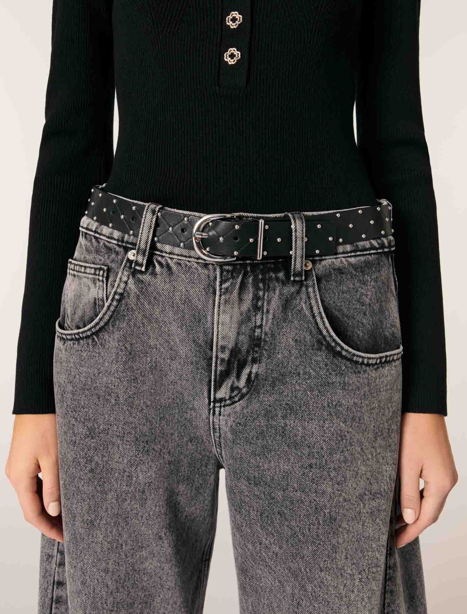 Low-neck rib knit sweater