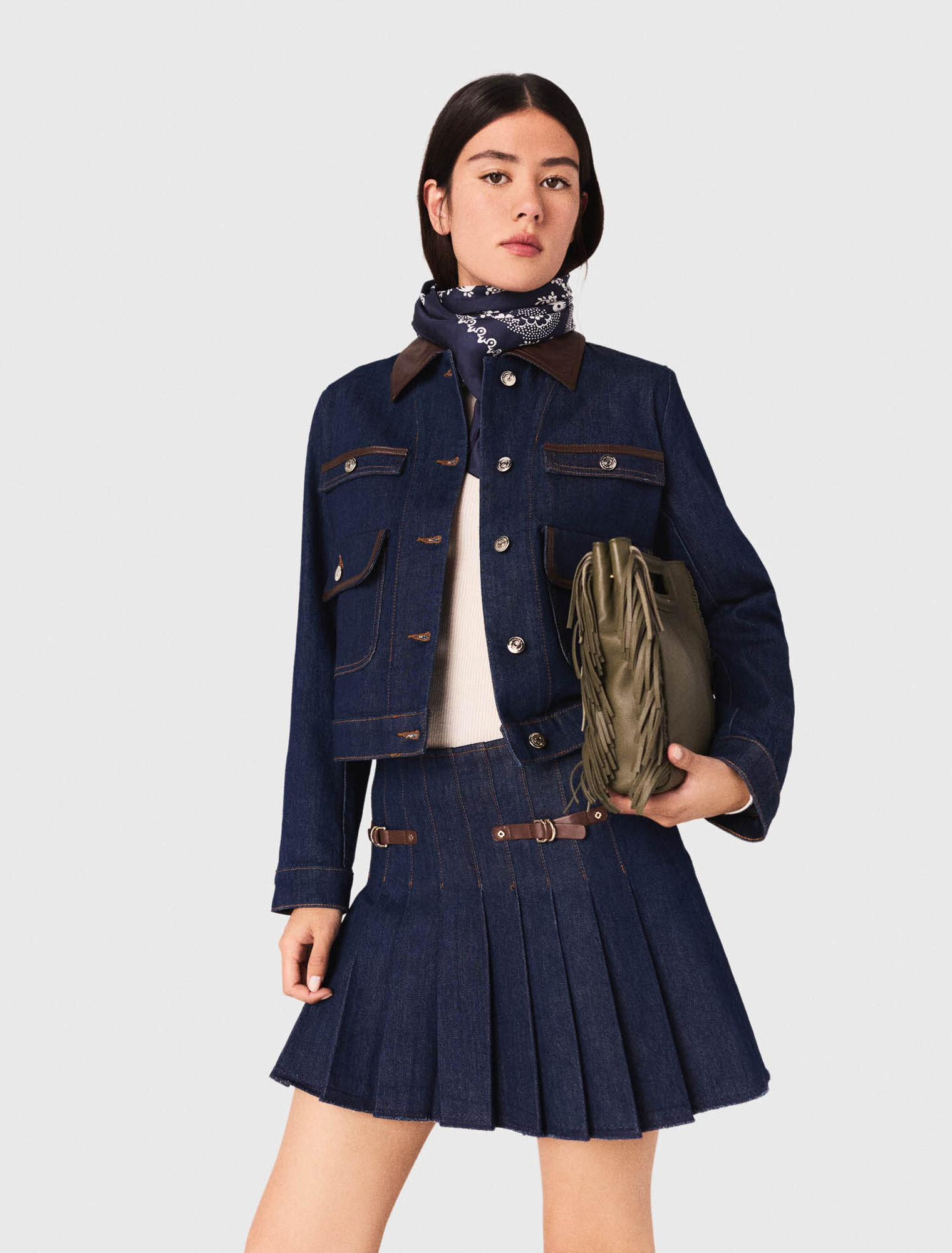 Short denim skirt with lining