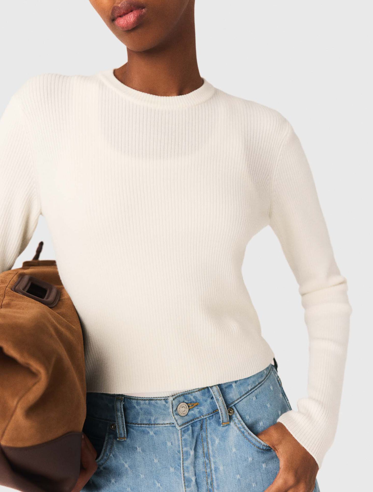 Jewel-button back jumper