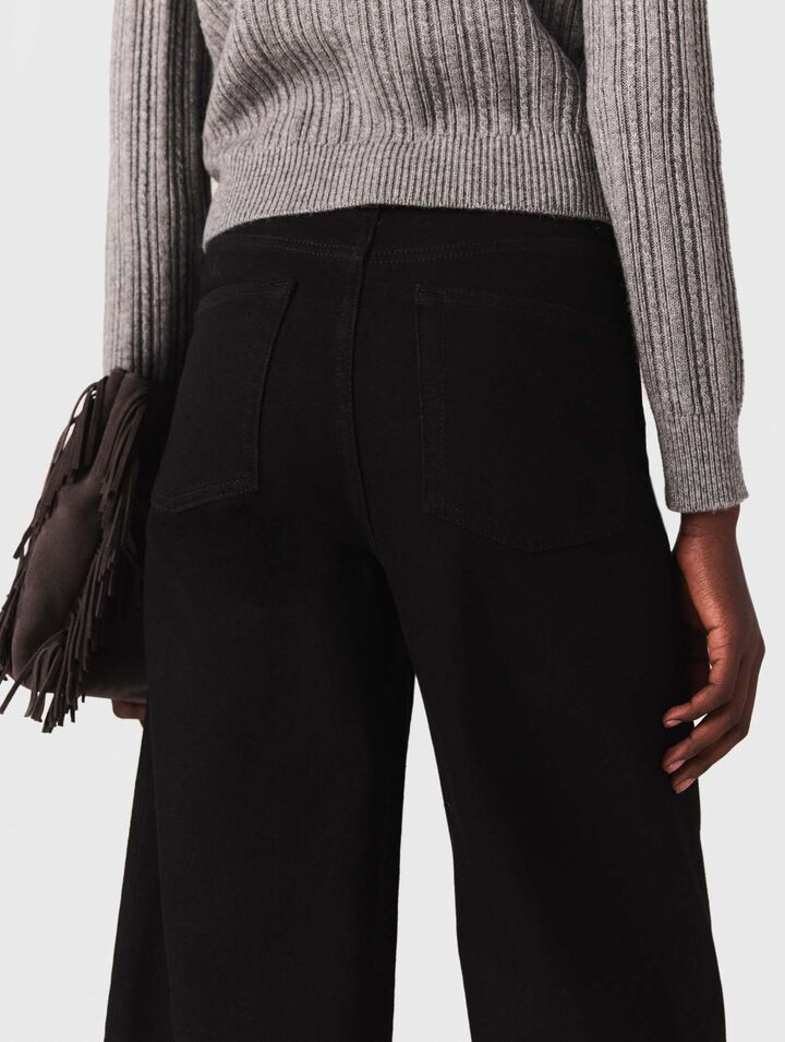 Straight-leg jeans with patch pockets