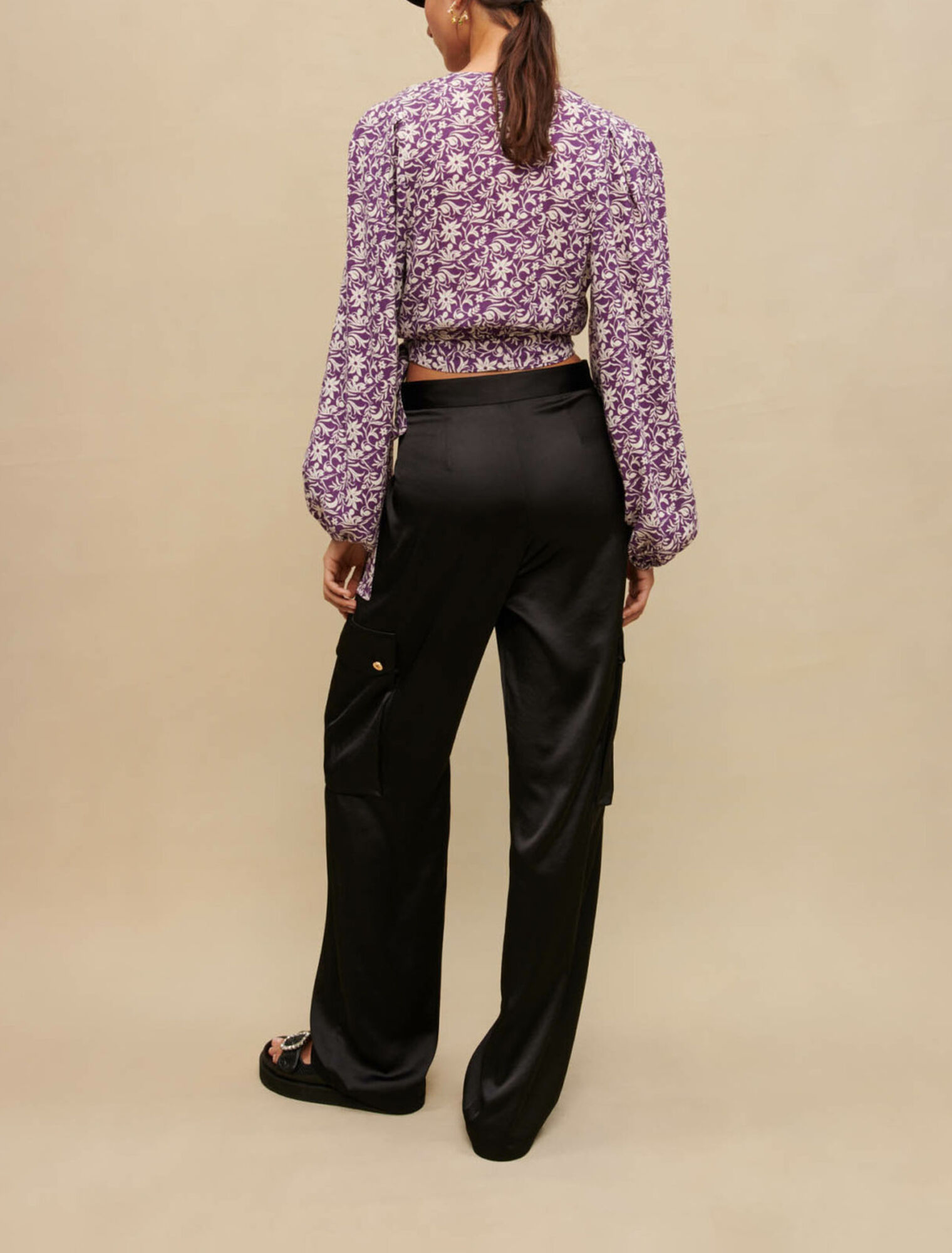 Short top with tie