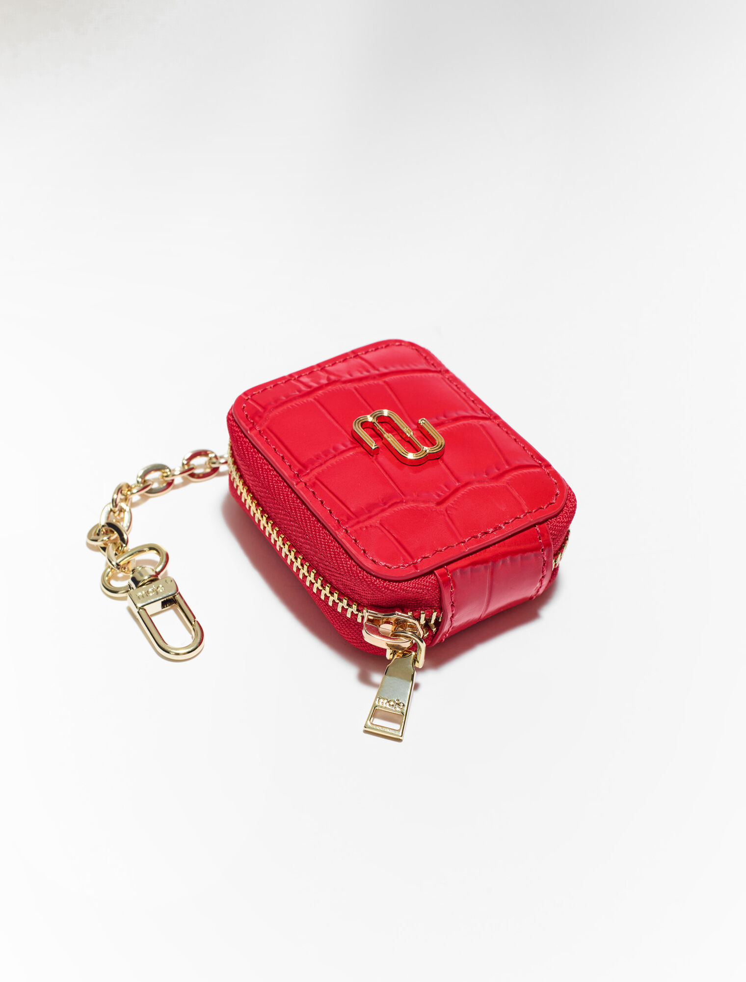 Embossed leather earphone case