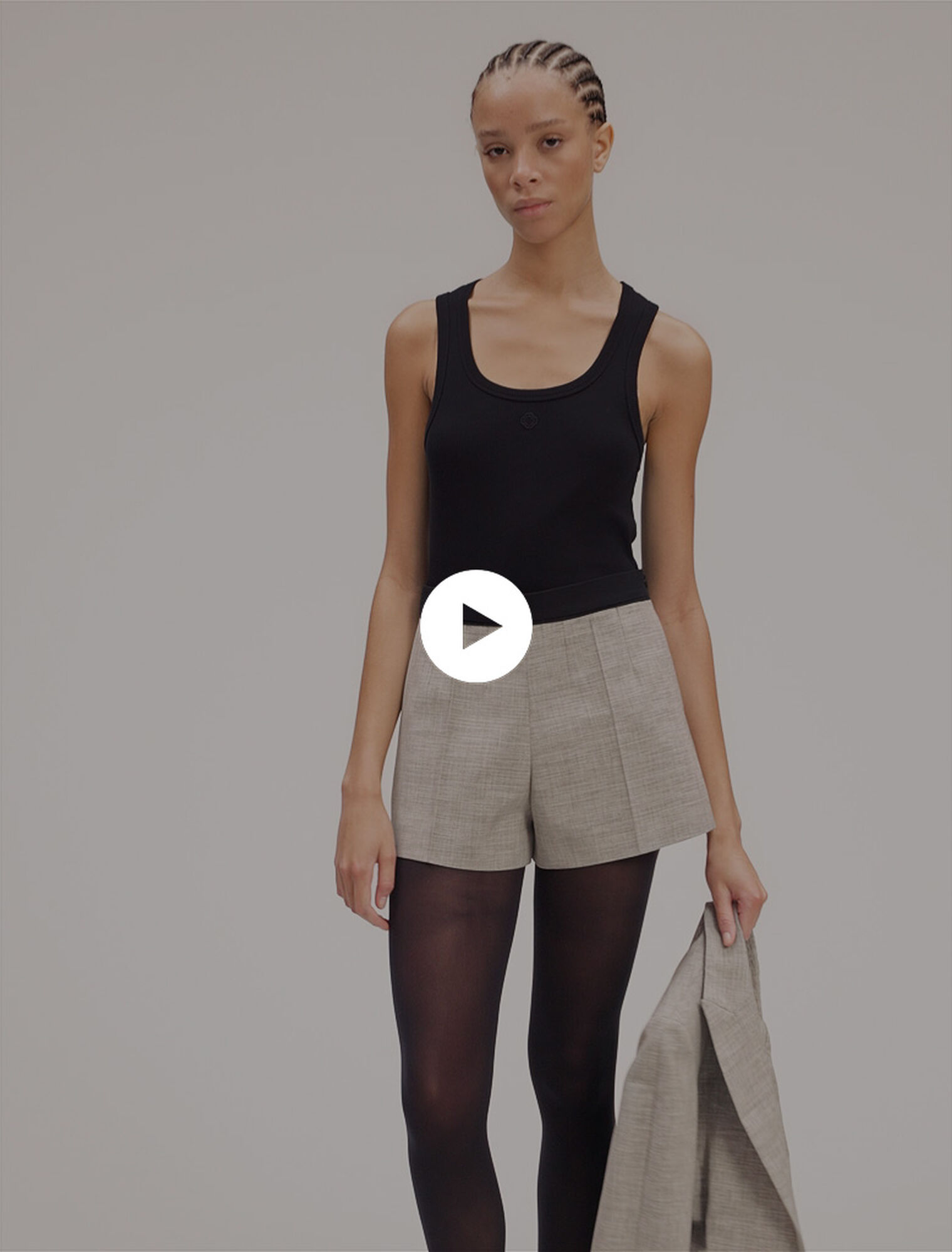 Suit shorts with darts