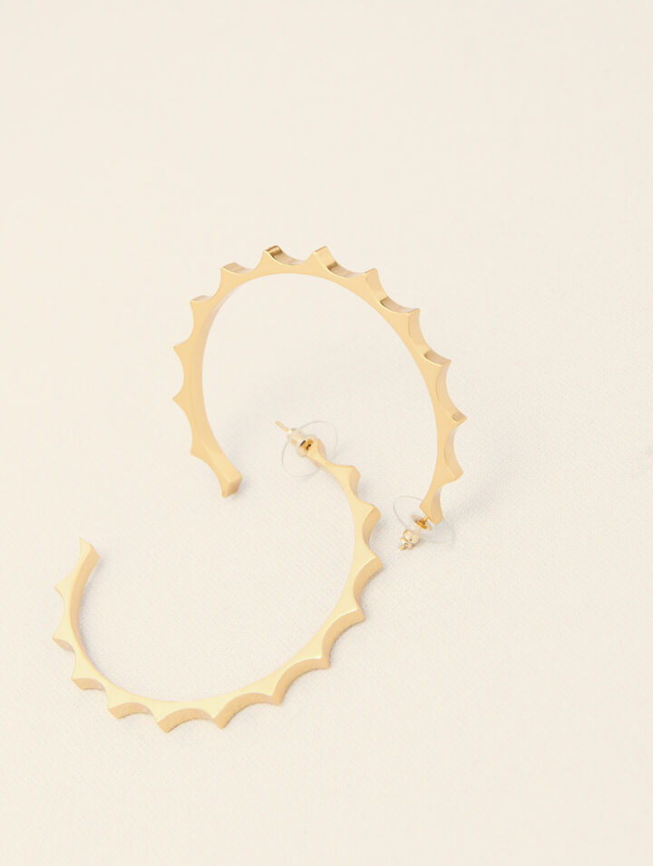 Gold tapered metal hoop earrings