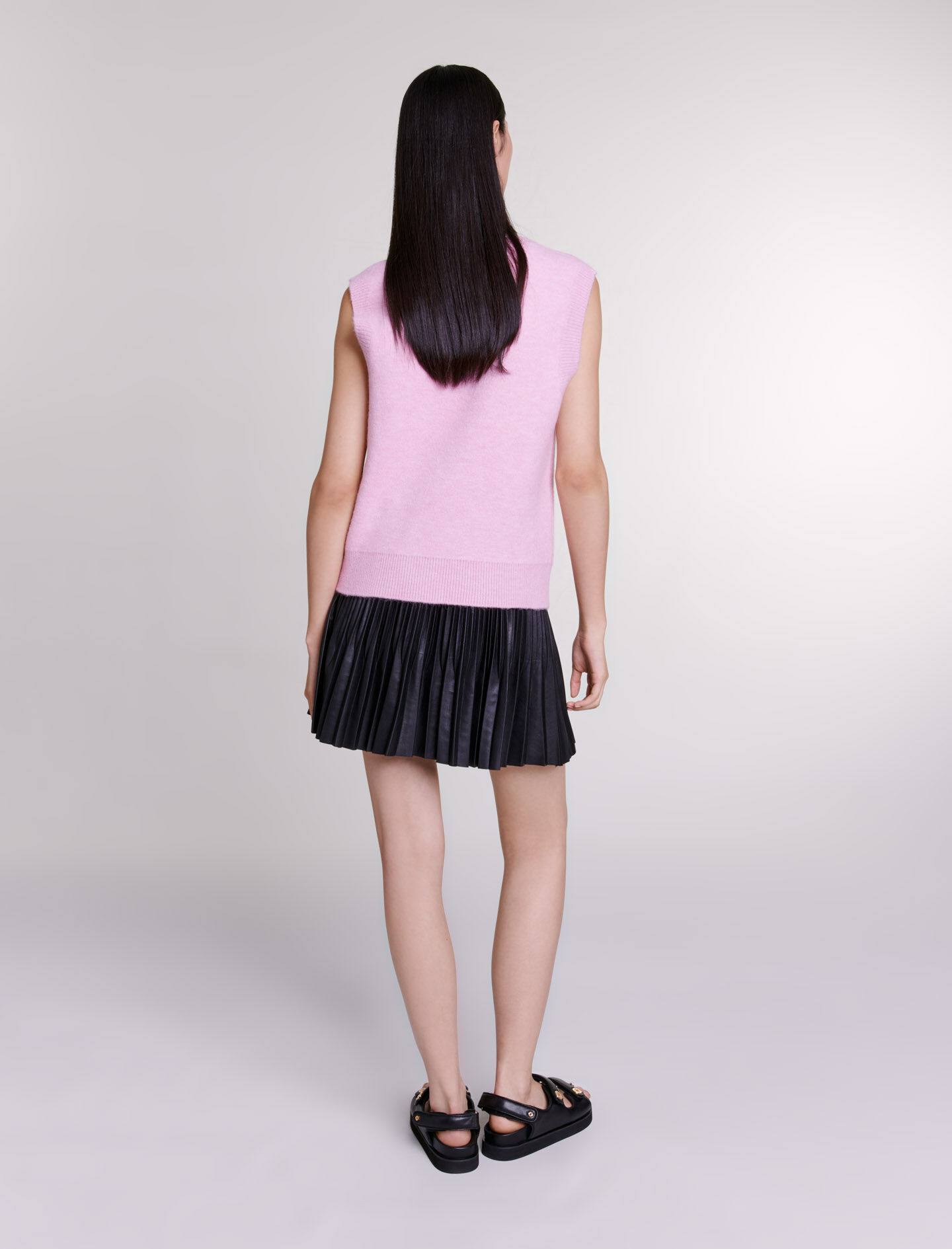 Sleeveless jumper