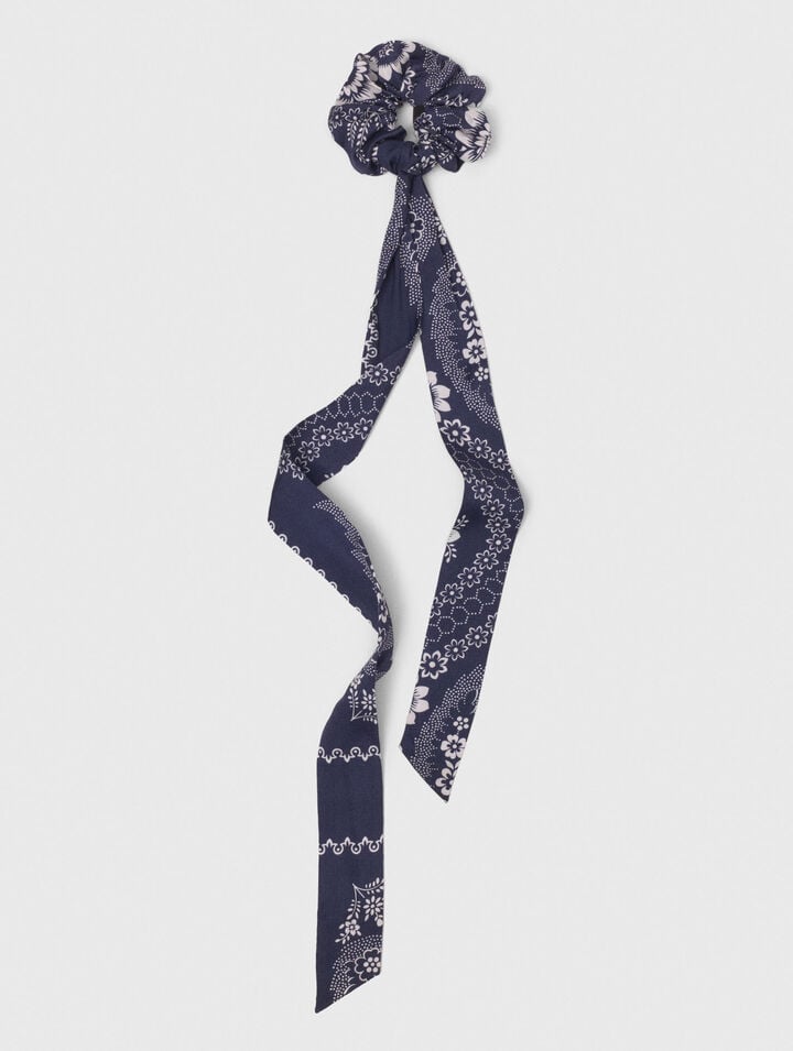 Printed scrunchie with twill