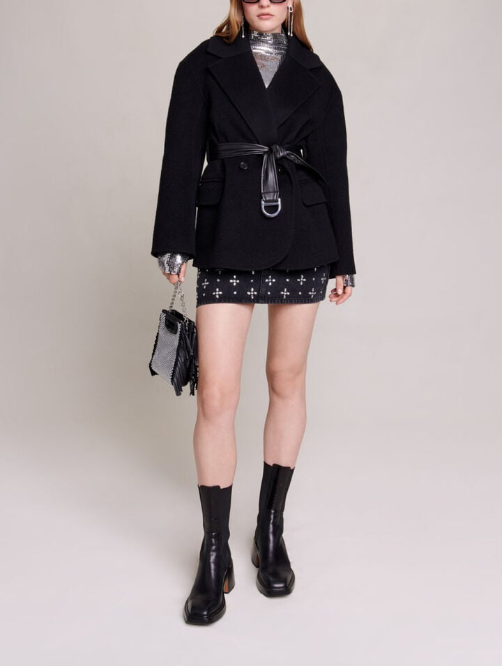 Short tied coat