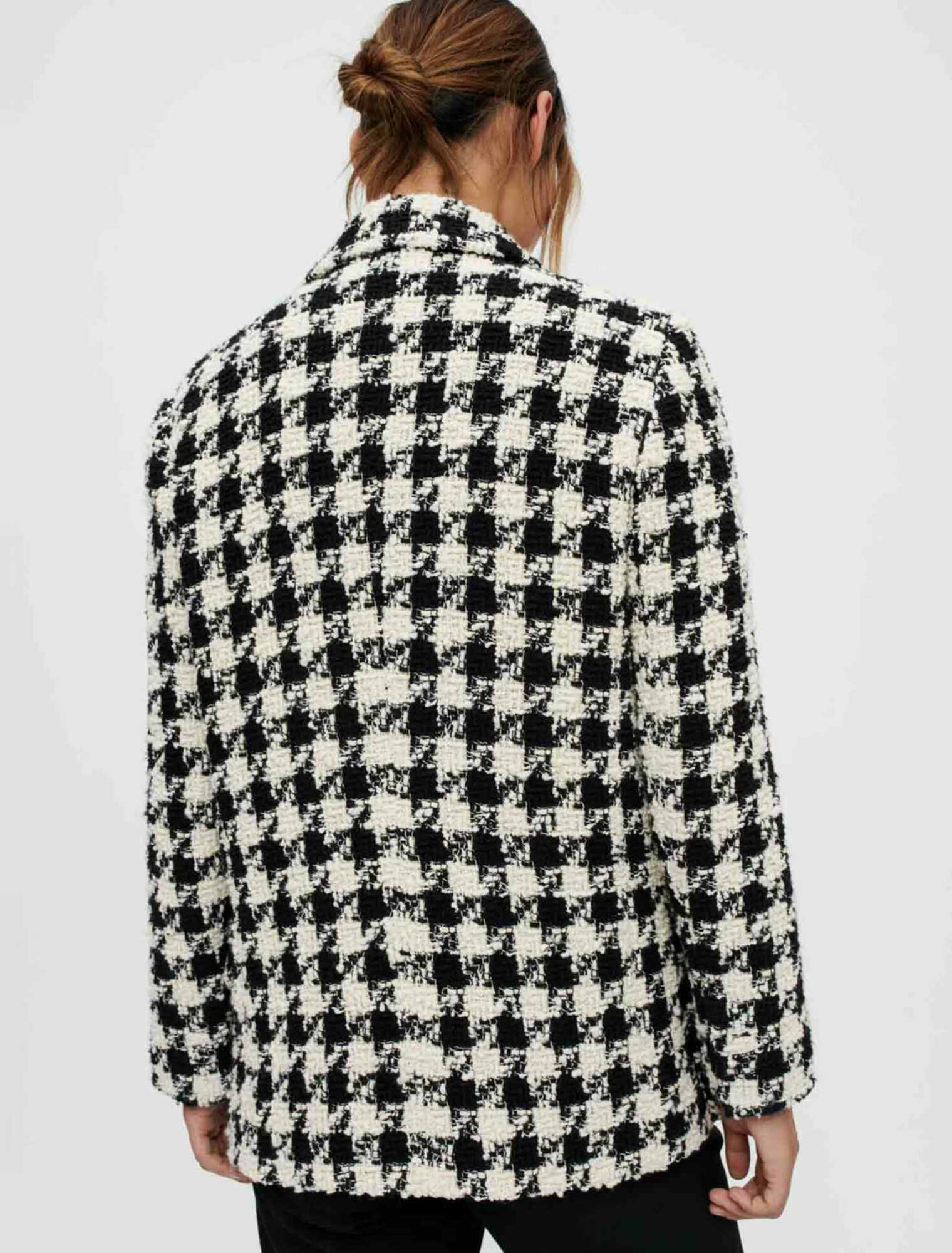Wide, thick houndstooth jacket