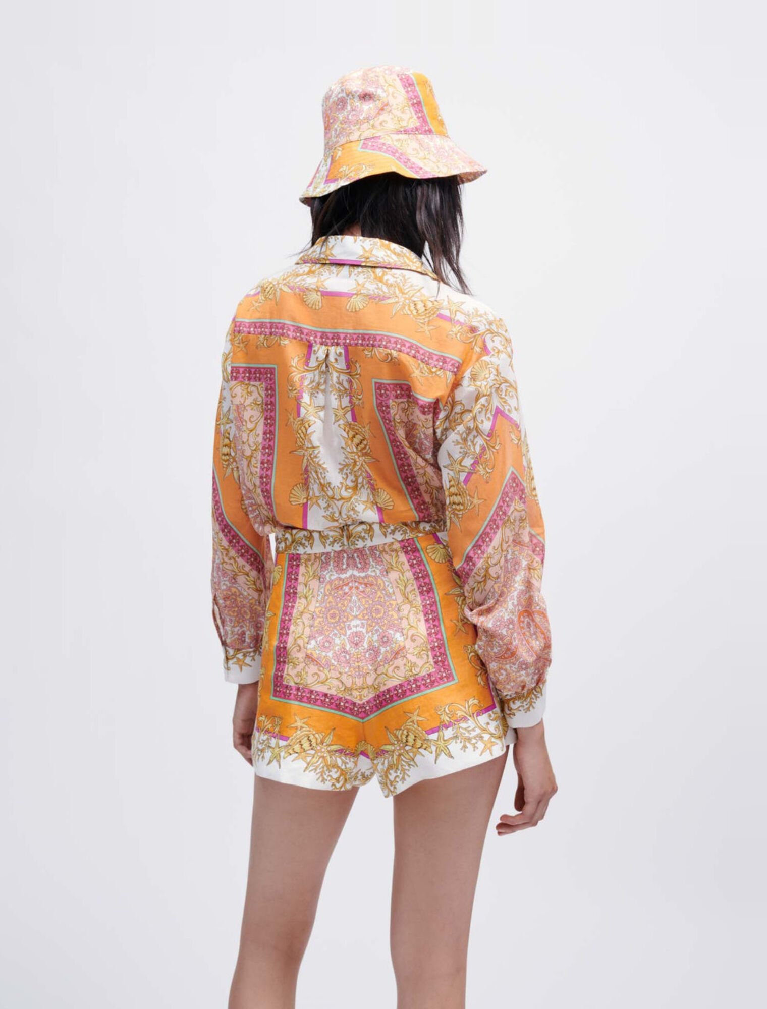 Linen shorts with scarf print