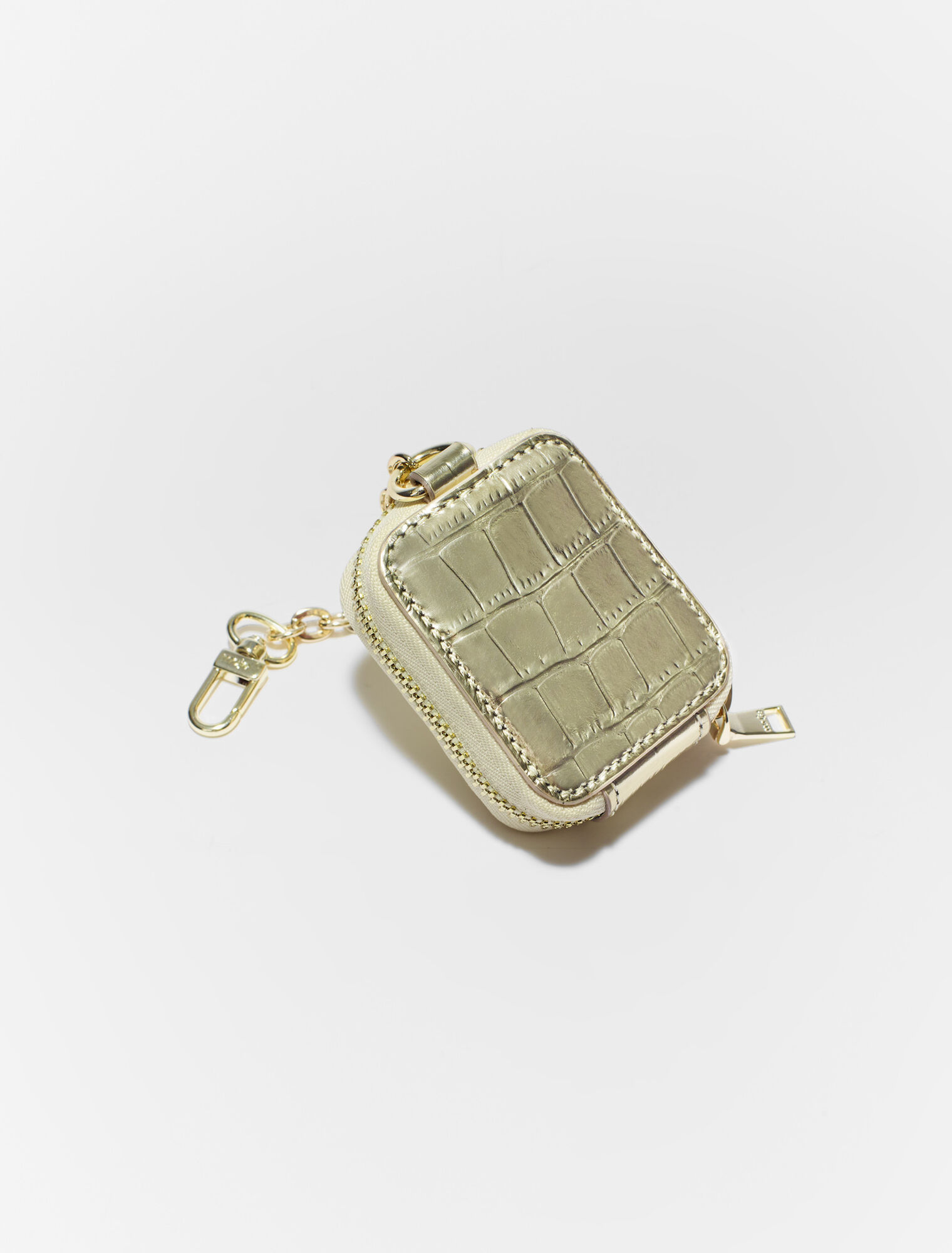 Embossed leather earphone case