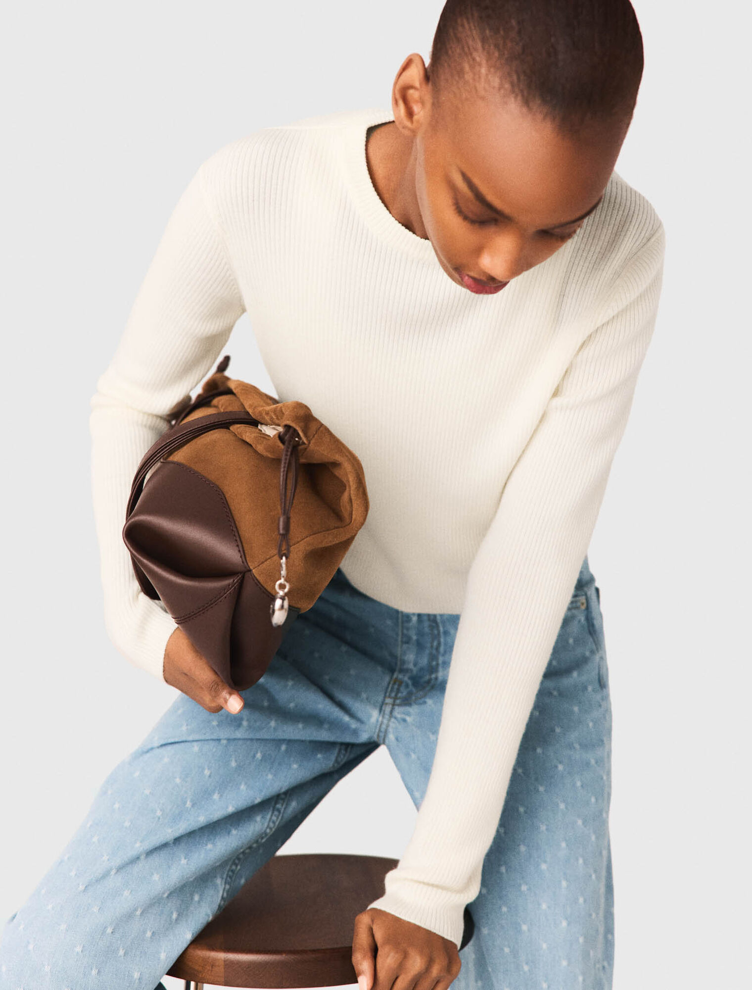 Jewel-button back jumper