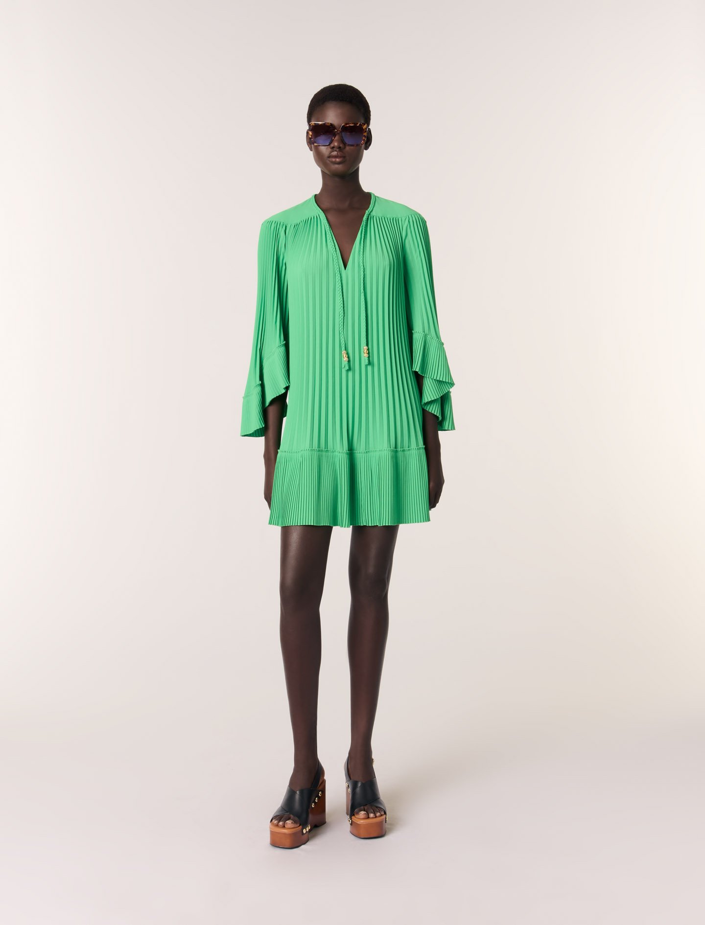 Maje Short Pleated Dress In Green
