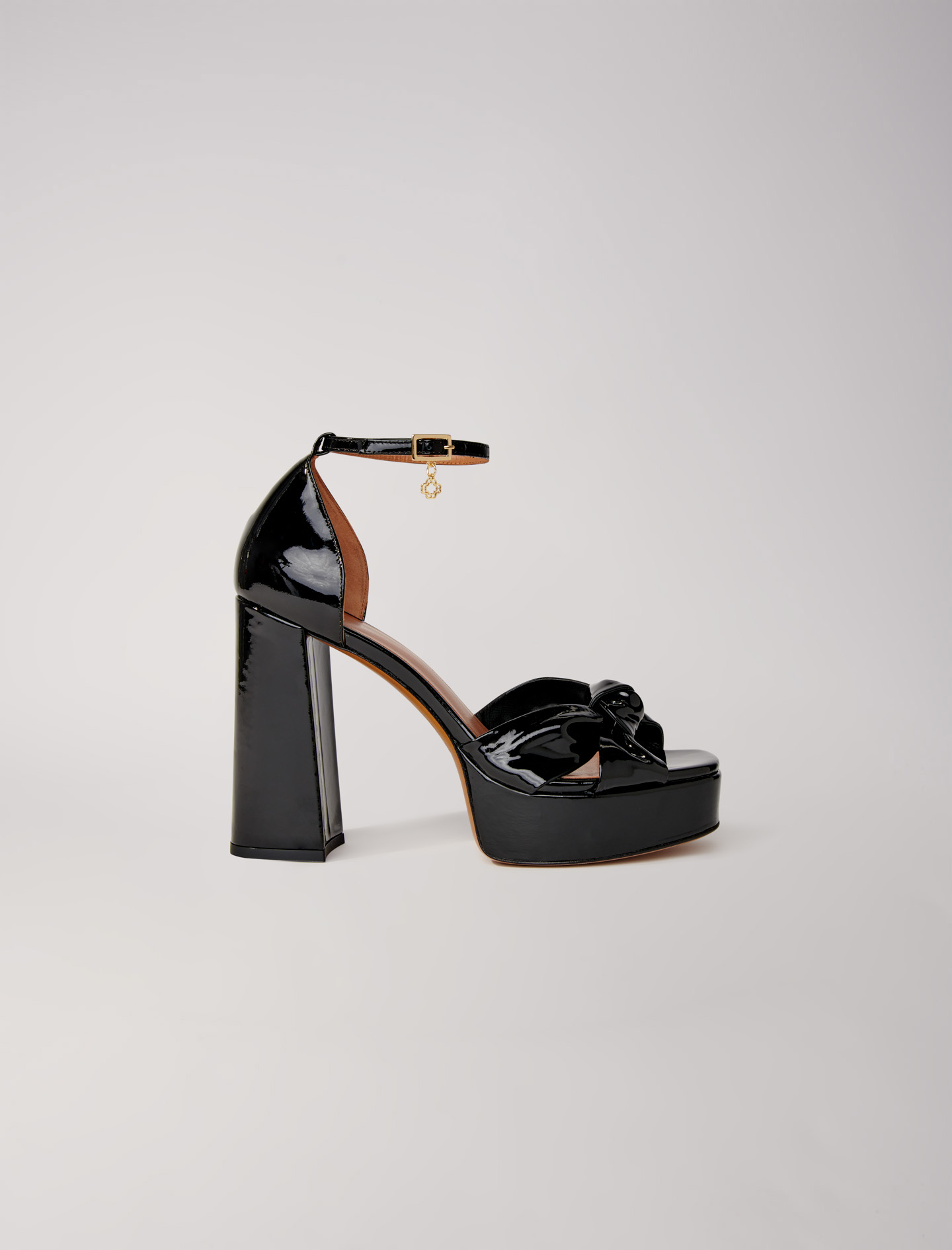 Woman's goat Outer: Leather platform sandals for Fall/Winter, size Woman-The Essentials-US 10.5 / FR 41, in color Black / Black